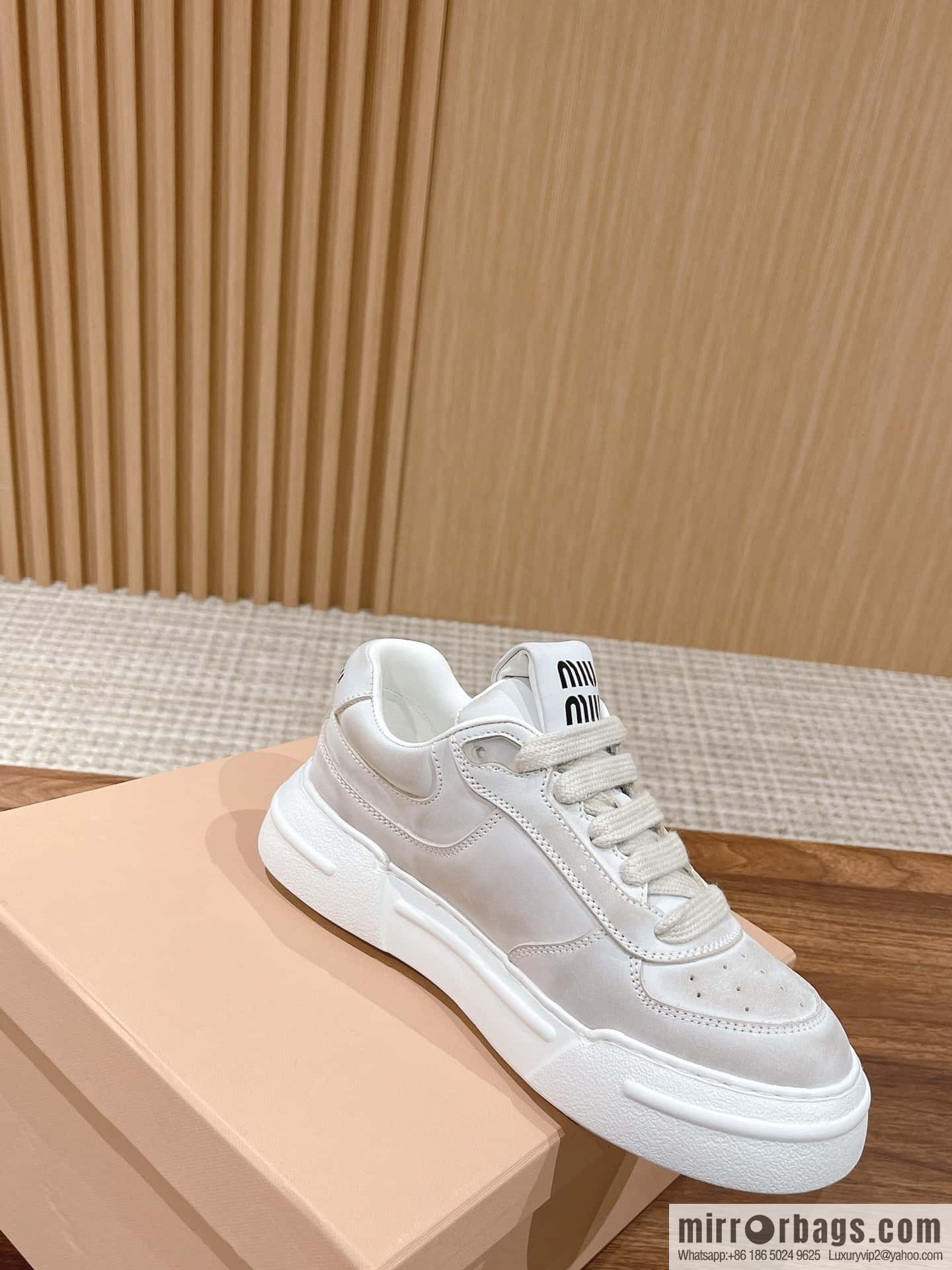 MIUMIU Miao Miao 2023 new American dirty shoes, the latest catwalk sports little white shoes in early spring