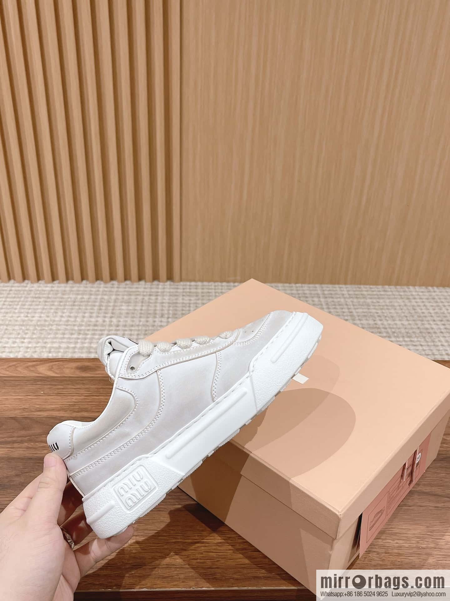 MIUMIU Miao Miao 2023 new American dirty shoes, the latest catwalk sports little white shoes in early spring