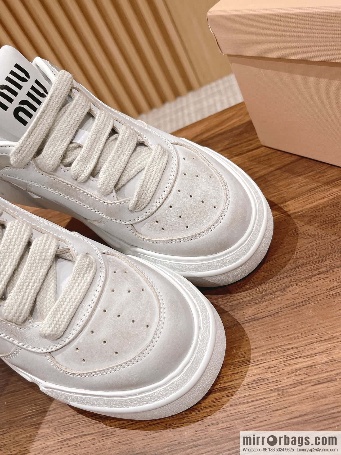 MIUMIU Miao Miao 2023 new American dirty shoes, the latest catwalk sports little white shoes in early spring