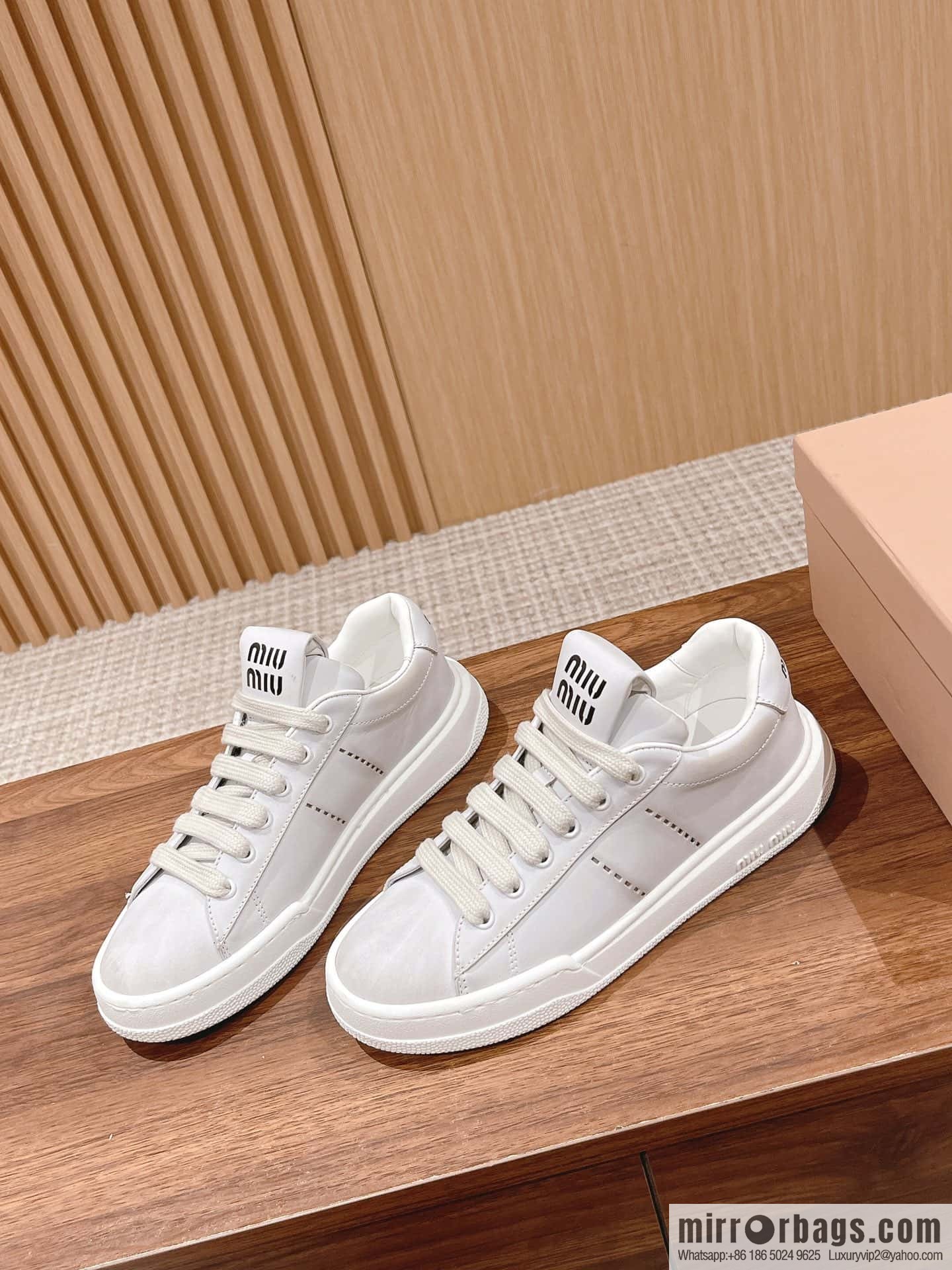 MIUMIU Miao Miao 2023 new American dirty shoes, the latest catwalk sports little white shoes in early spring