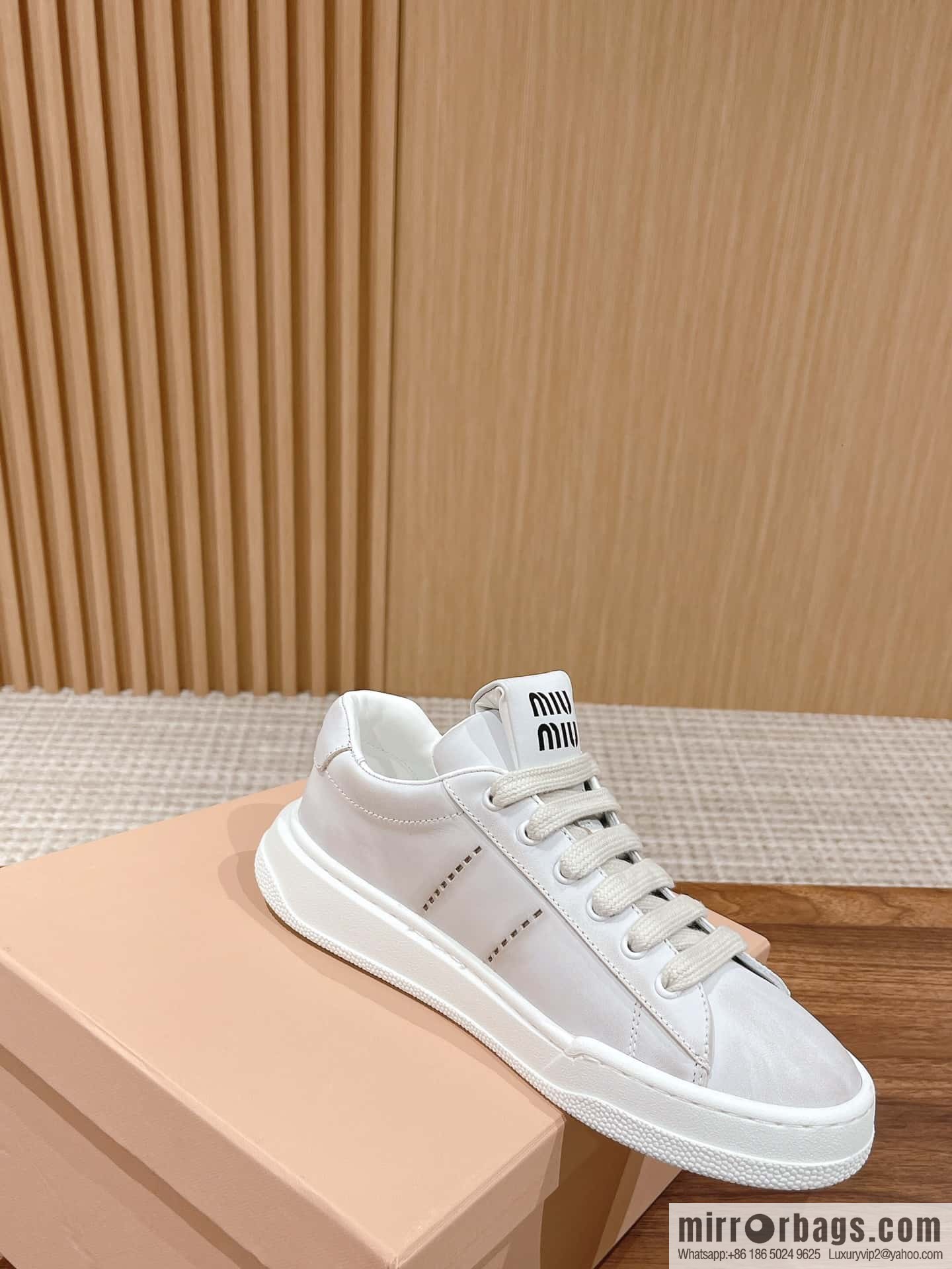 MIUMIU Miao Miao 2023 new American dirty shoes, the latest catwalk sports little white shoes in early spring