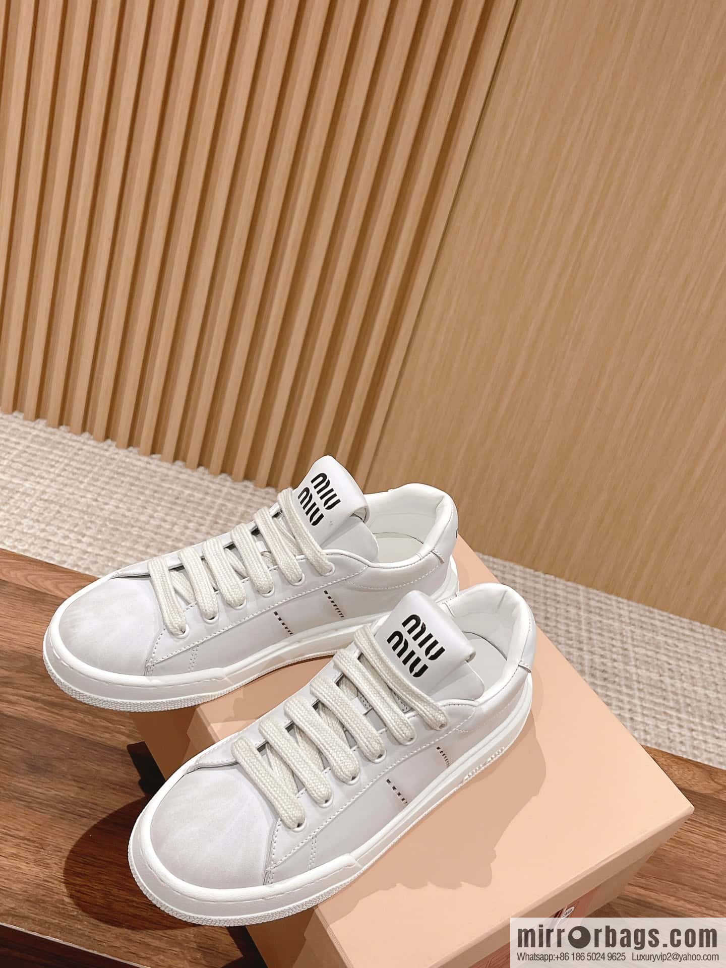 MIUMIU Miao Miao 2023 new American dirty shoes, the latest catwalk sports little white shoes in early spring