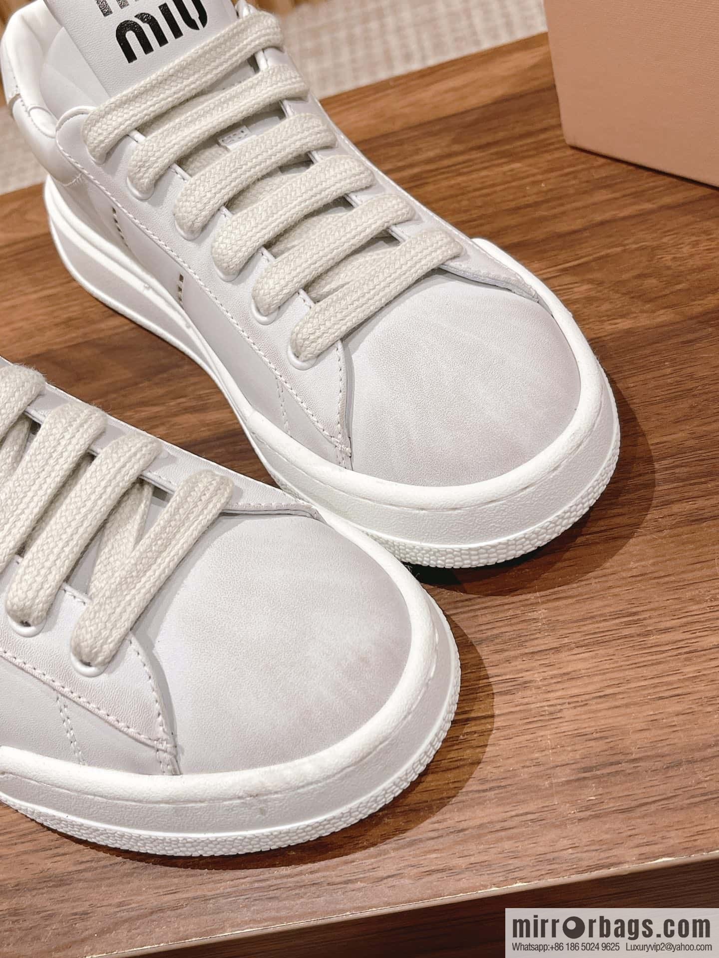 MIUMIU Miao Miao 2023 new American dirty shoes, the latest catwalk sports little white shoes in early spring