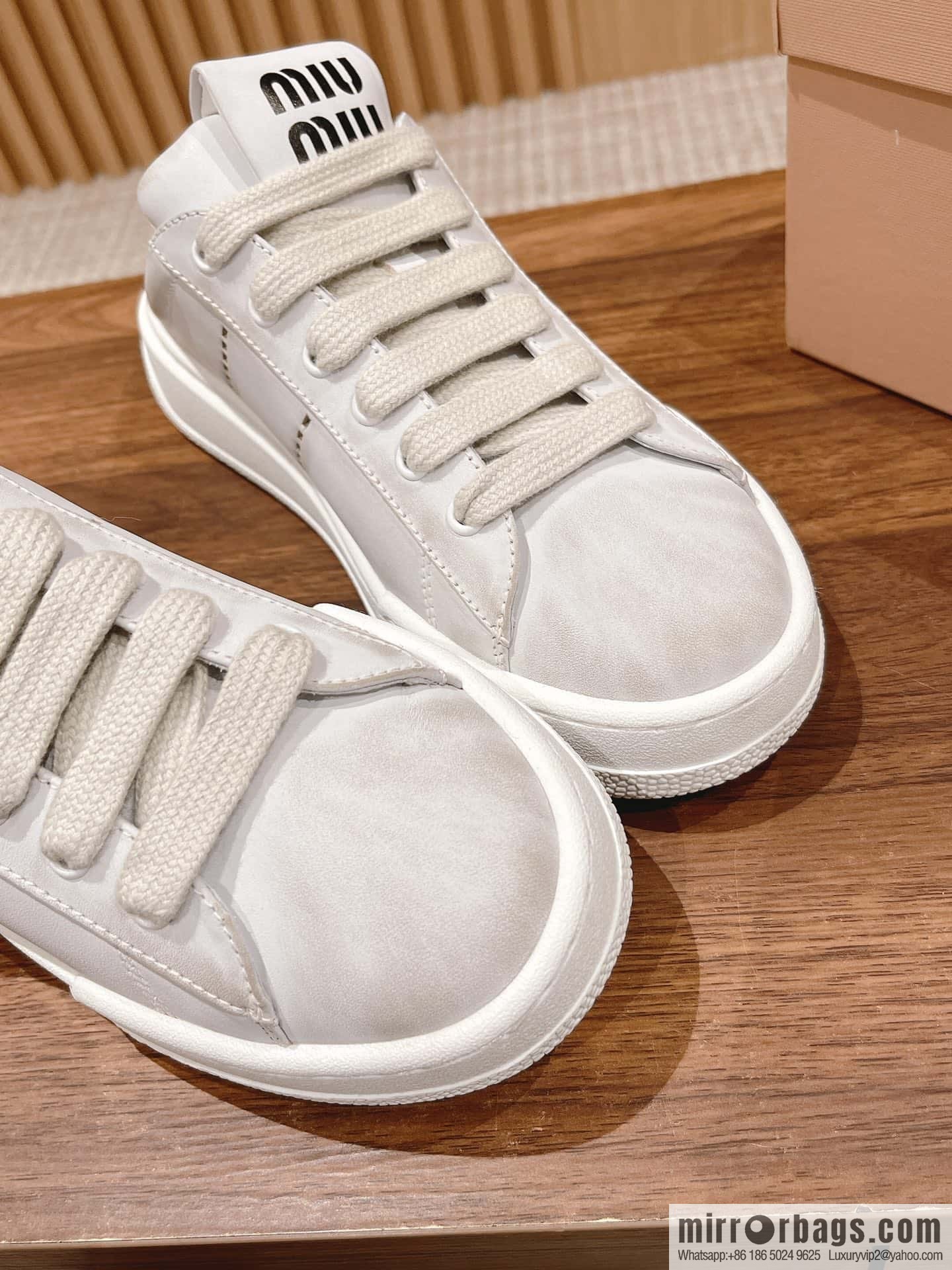MIUMIU Miao Miao 2023 new American dirty shoes, the latest catwalk sports little white shoes in early spring