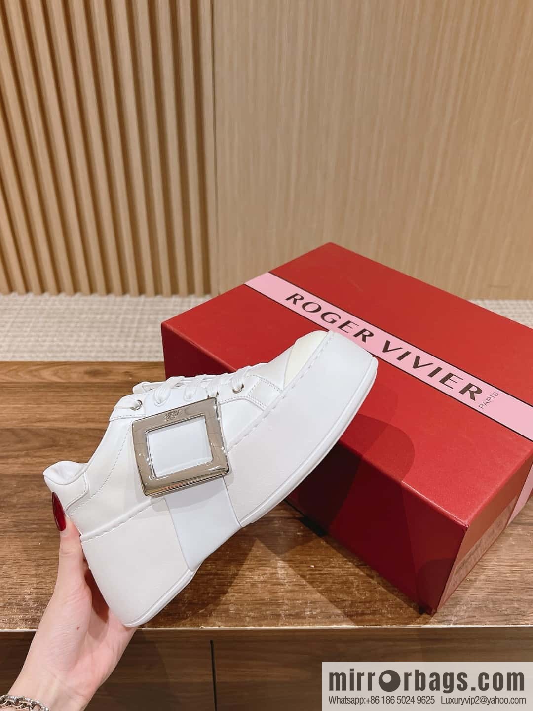 # 𝐑𝐨𝐠𝐞𝐫 𝐕𝐢𝐯𝐢𝐞𝐫 Roger Vivia, new platform white shoes