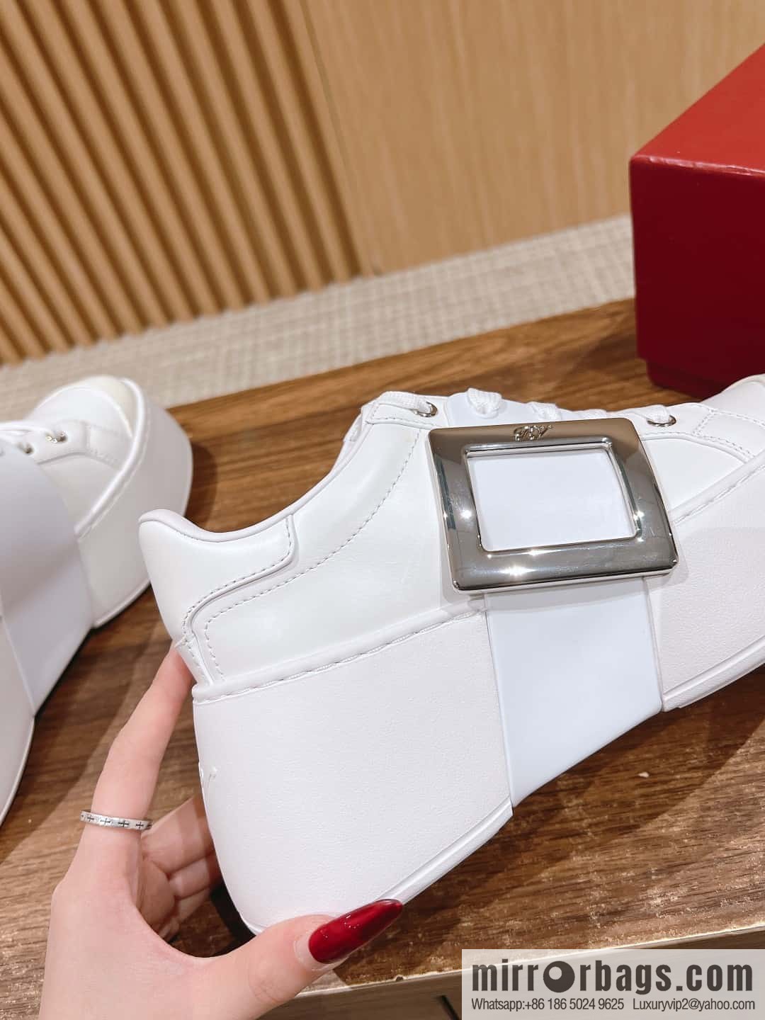 # 𝐑𝐨𝐠𝐞𝐫 𝐕𝐢𝐯𝐢𝐞𝐫 Roger Vivia, new platform white shoes