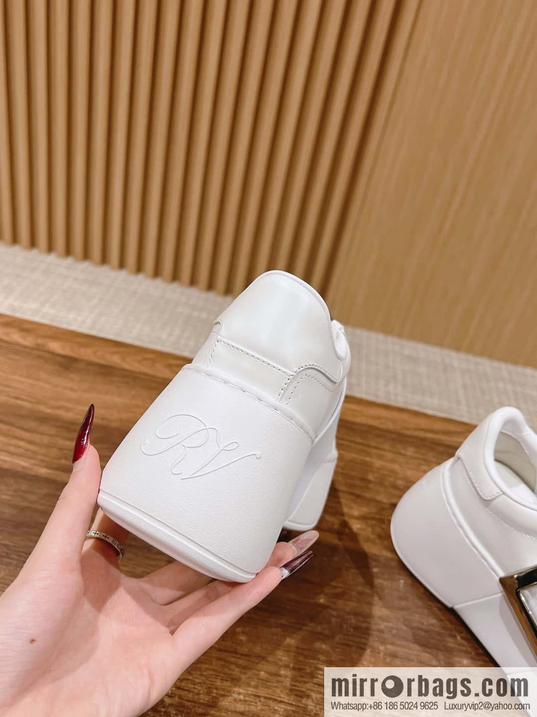# 𝐑𝐨𝐠𝐞𝐫 𝐕𝐢𝐯𝐢𝐞𝐫 Roger Vivia, new platform white shoes