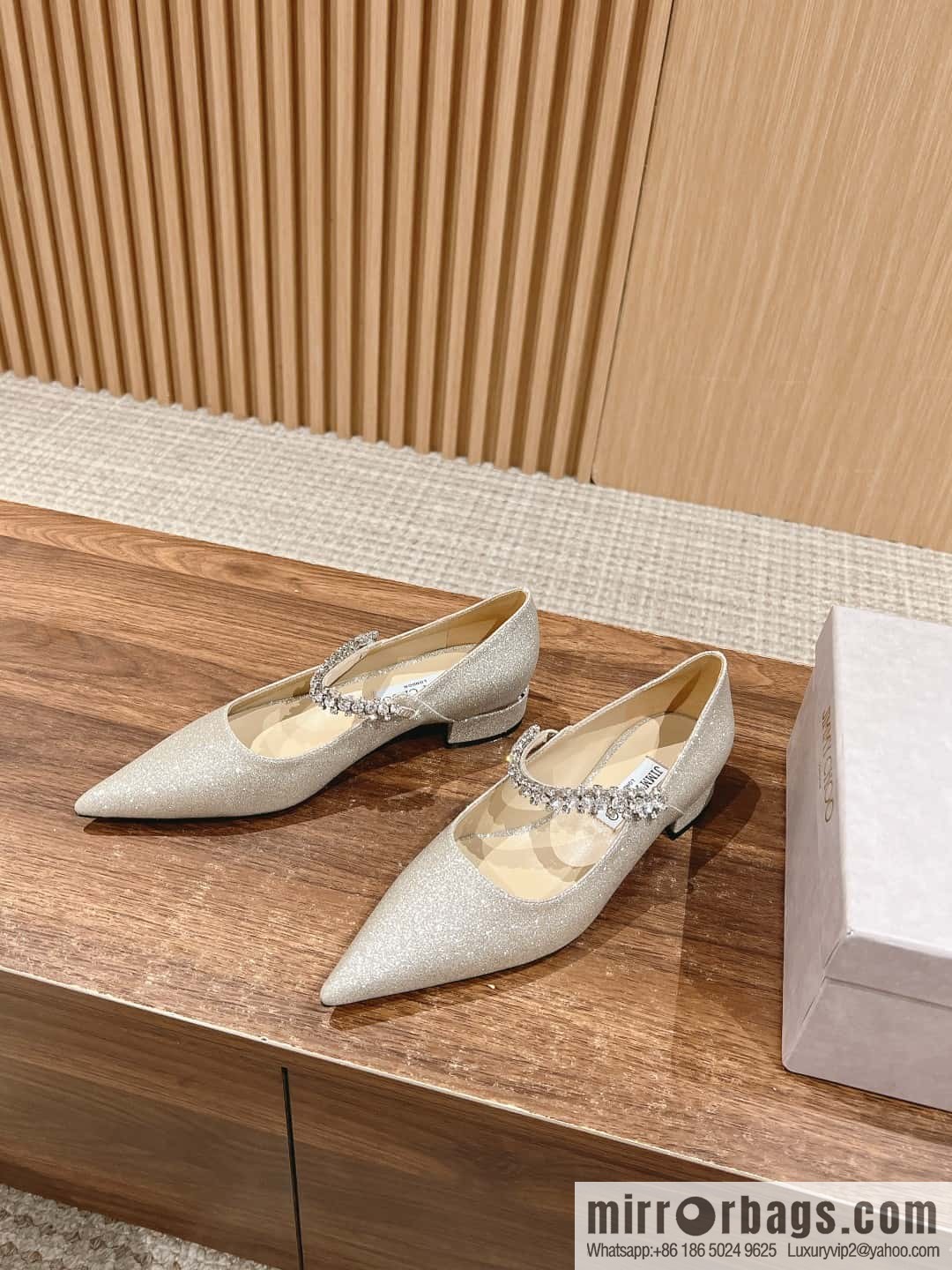 [】𝐉𝐢𝐦𝐦𝐲 𝐂𝐡𝐨𝐨# Zhou Yangjie classic word diamond belt Mary Jane shoes