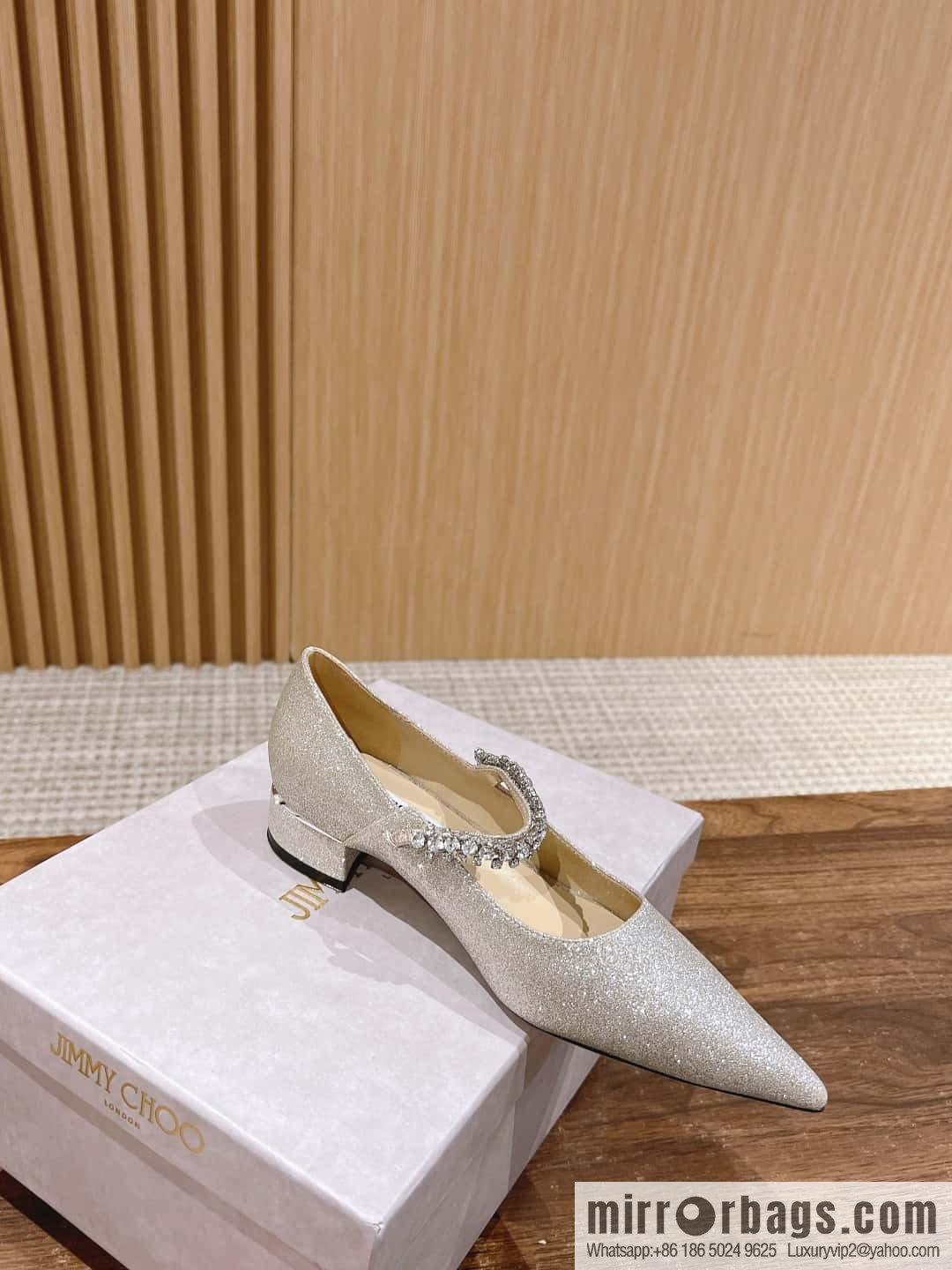 [】𝐉𝐢𝐦𝐦𝐲 𝐂𝐡𝐨𝐨# Zhou Yangjie classic word diamond belt Mary Jane shoes