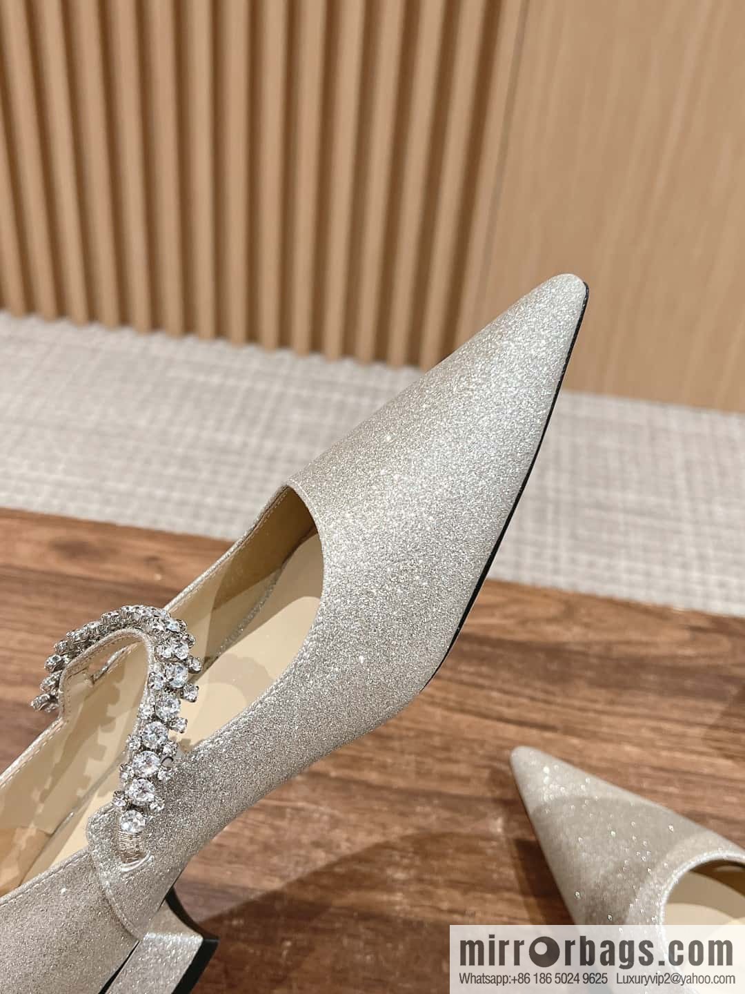 [】𝐉𝐢𝐦𝐦𝐲 𝐂𝐡𝐨𝐨# Zhou Yangjie classic word diamond belt Mary Jane shoes