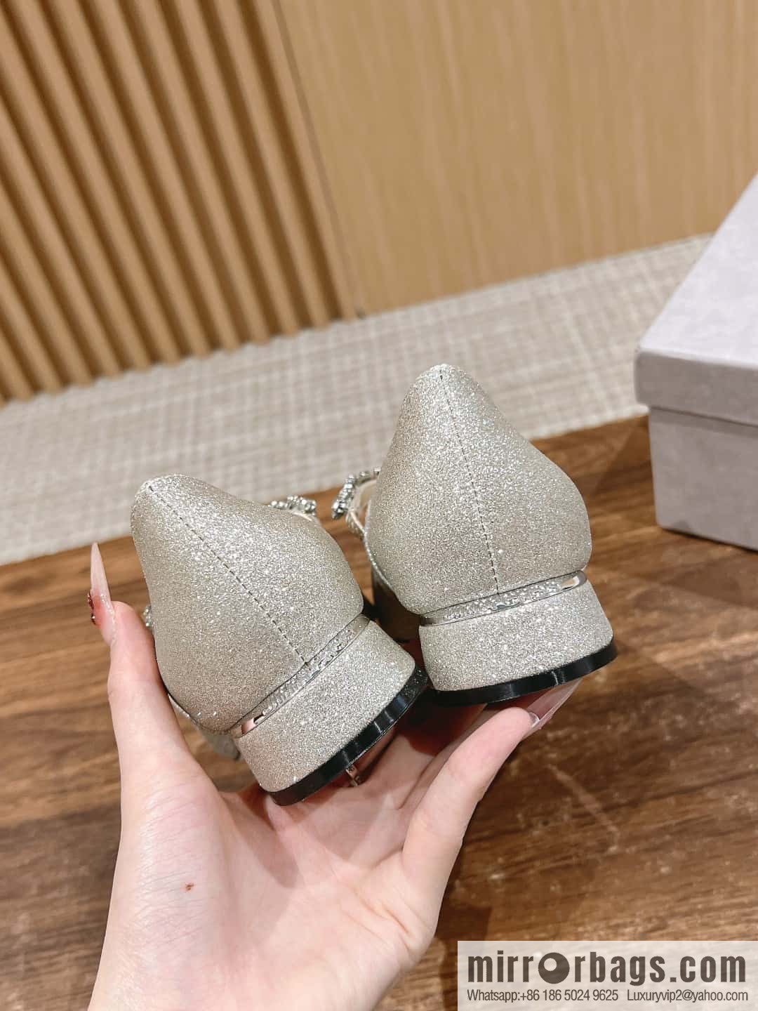 [】𝐉𝐢𝐦𝐦𝐲 𝐂𝐡𝐨𝐨# Zhou Yangjie classic word diamond belt Mary Jane shoes
