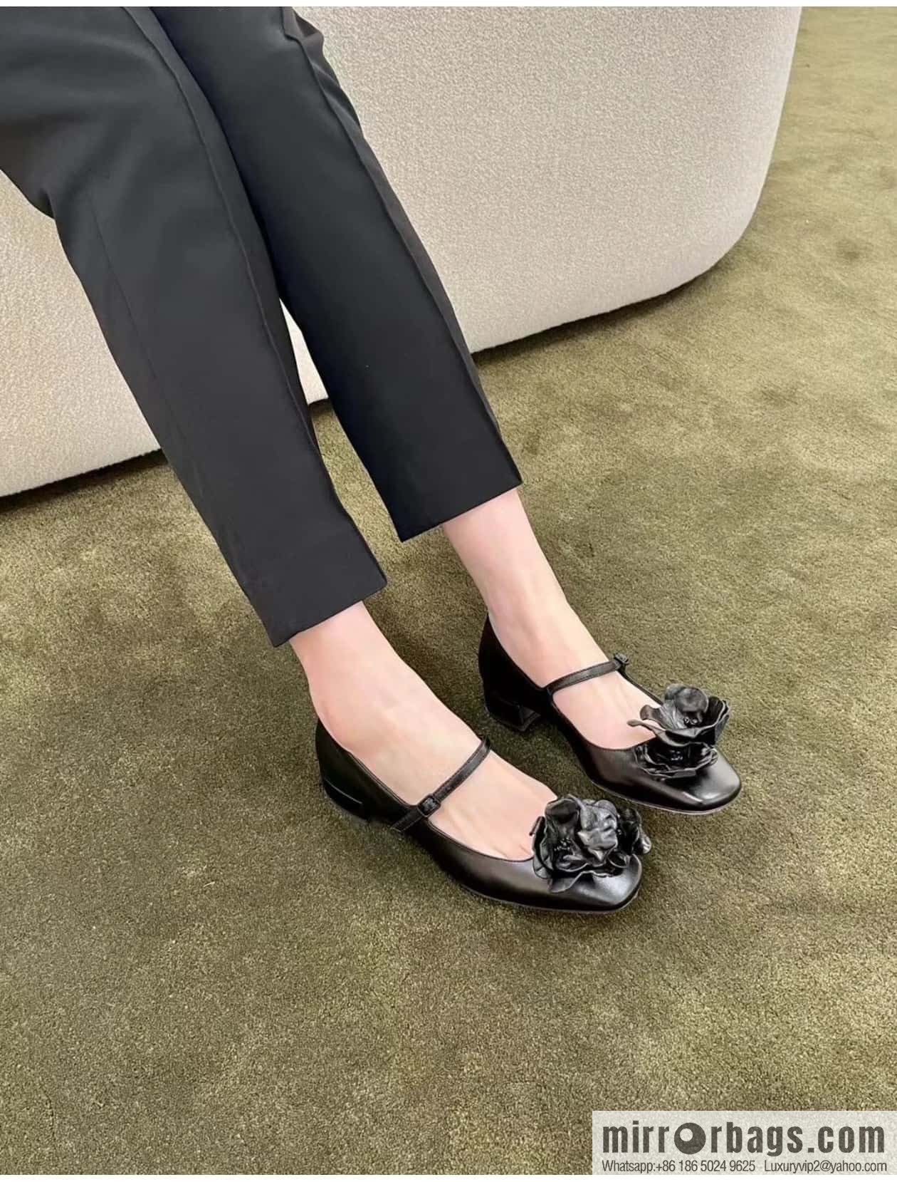 [】𝐉𝐢𝐦𝐦𝐲 𝐂𝐡𝐨𝐨# Zhou Yangjie's new bow kitten and slippers