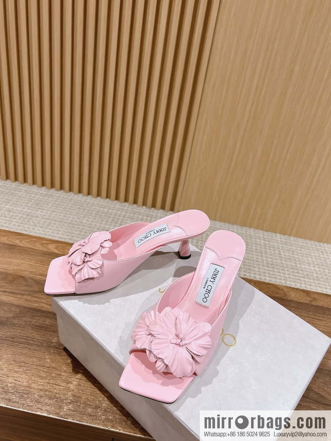 [】𝐉𝐢𝐦𝐦𝐲 𝐂𝐡𝐨𝐨# Zhou Yangjie's new bow kitten and slippers