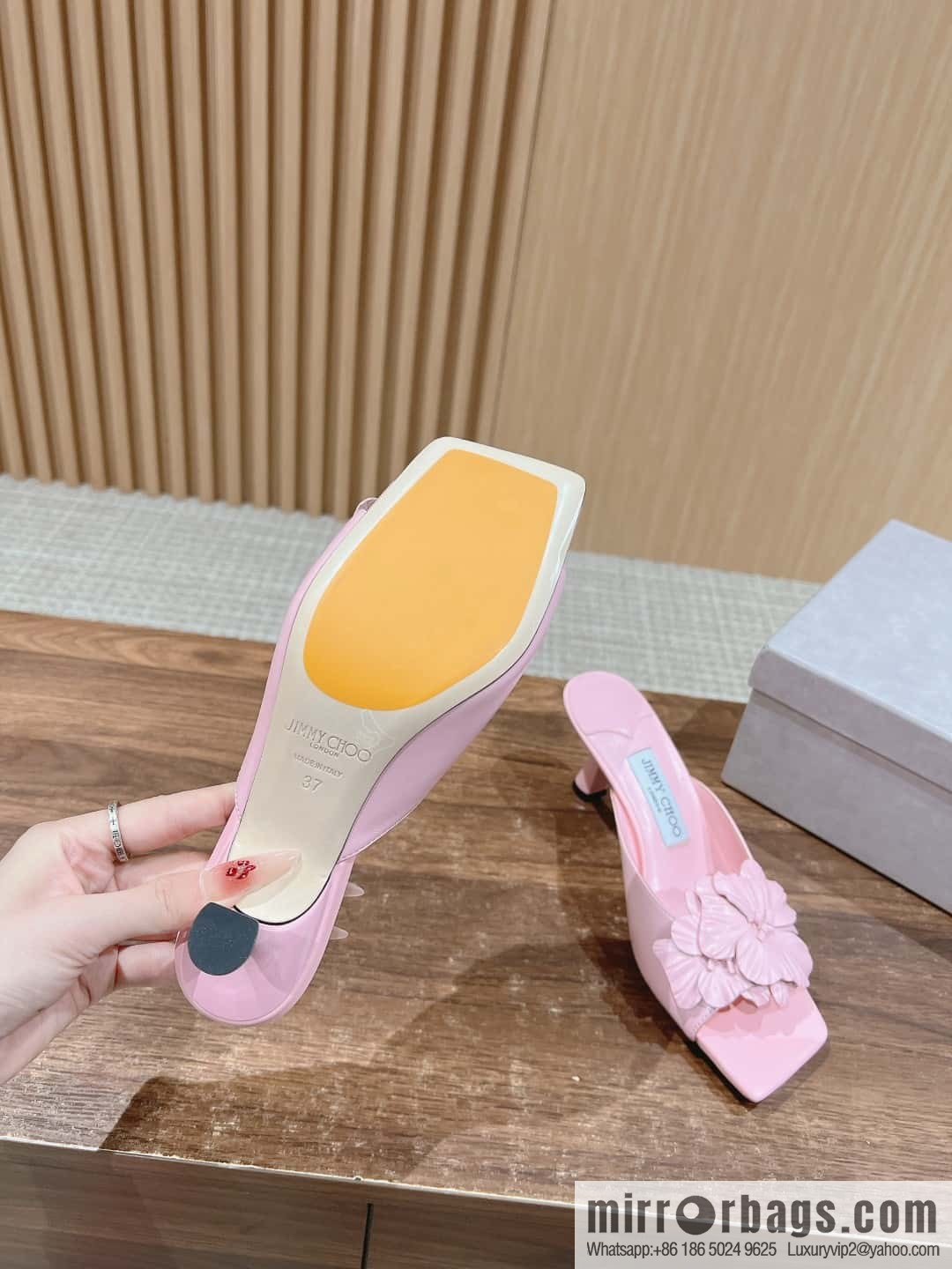 [】𝐉𝐢𝐦𝐦𝐲 𝐂𝐡𝐨𝐨# Zhou Yangjie's new bow kitten and slippers