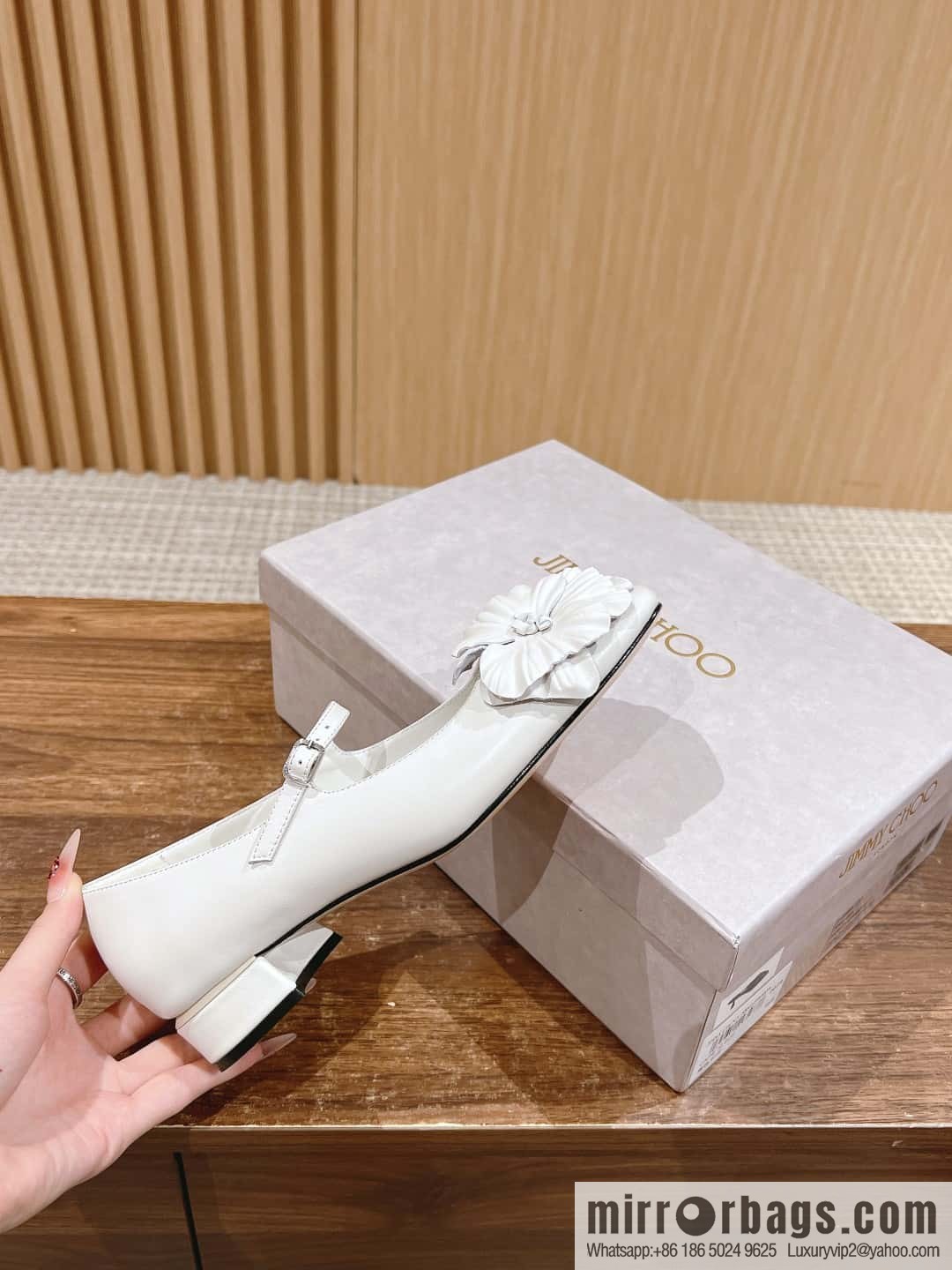 [】𝐉𝐢𝐦𝐦𝐲 𝐂𝐡𝐨𝐨# Zhou Yangjie's new flower Mary Jane shoes