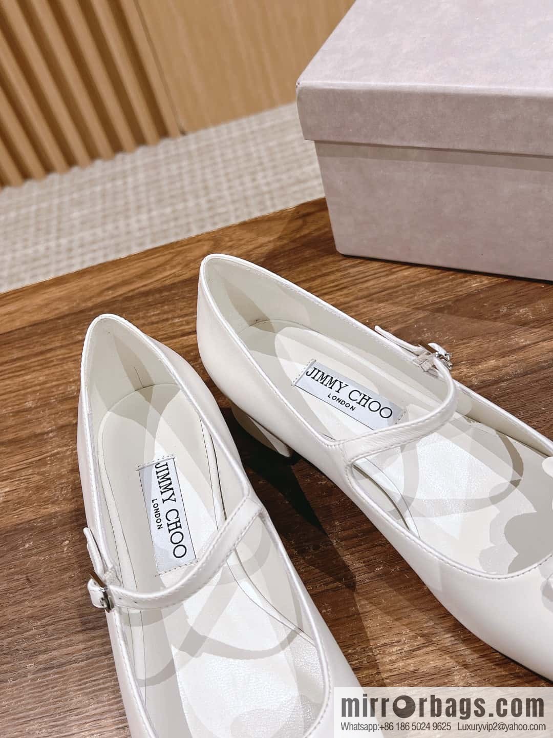 [】𝐉𝐢𝐦𝐦𝐲 𝐂𝐡𝐨𝐨# Zhou Yangjie's new flower Mary Jane shoes