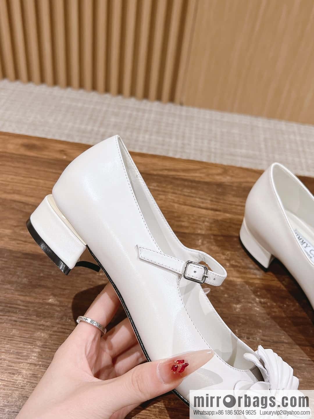 [】𝐉𝐢𝐦𝐦𝐲 𝐂𝐡𝐨𝐨# Zhou Yangjie's new flower Mary Jane shoes