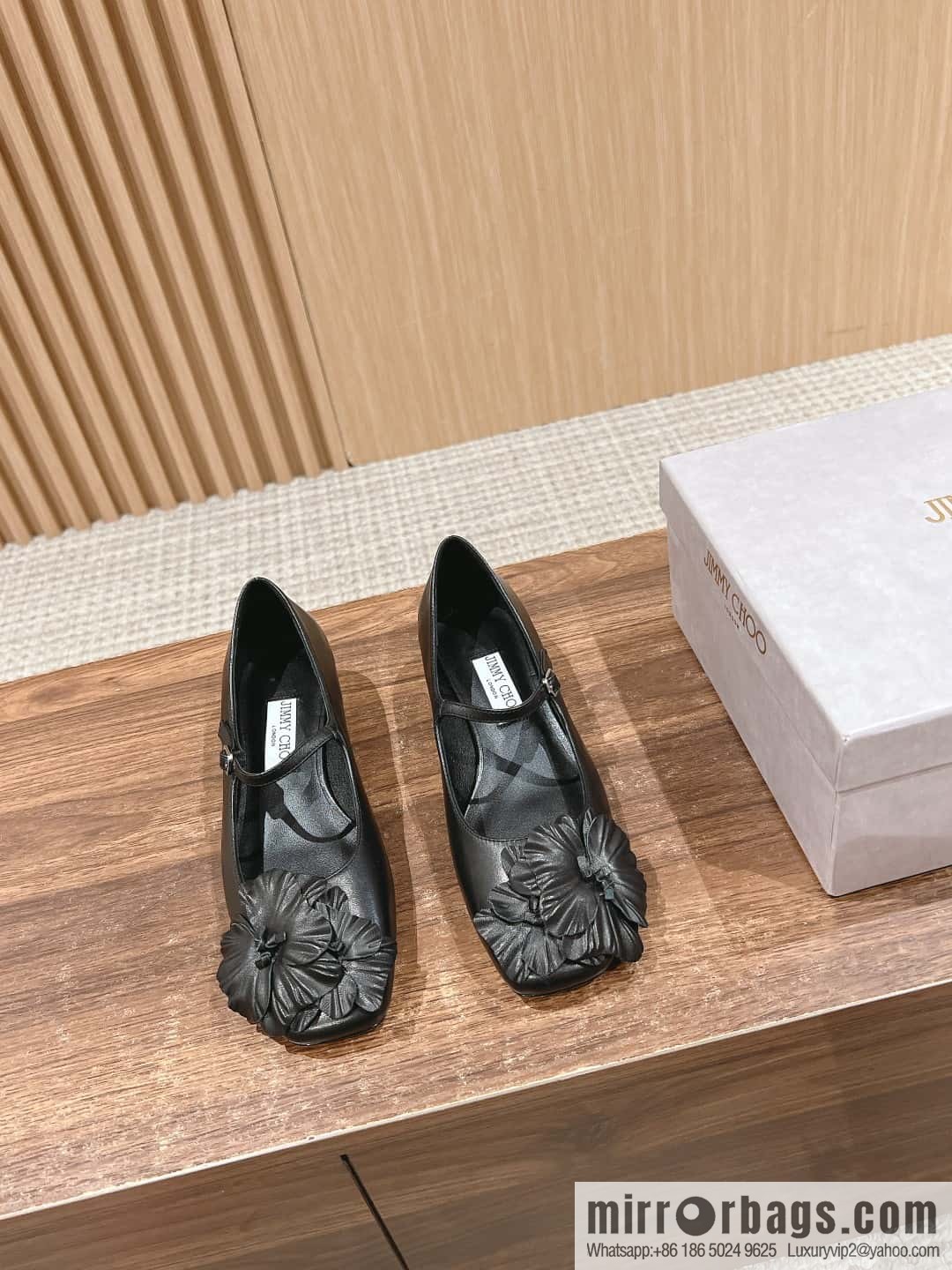 [】𝐉𝐢𝐦𝐦𝐲 𝐂𝐡𝐨𝐨# Zhou Yangjie's new flower Mary Jane shoes