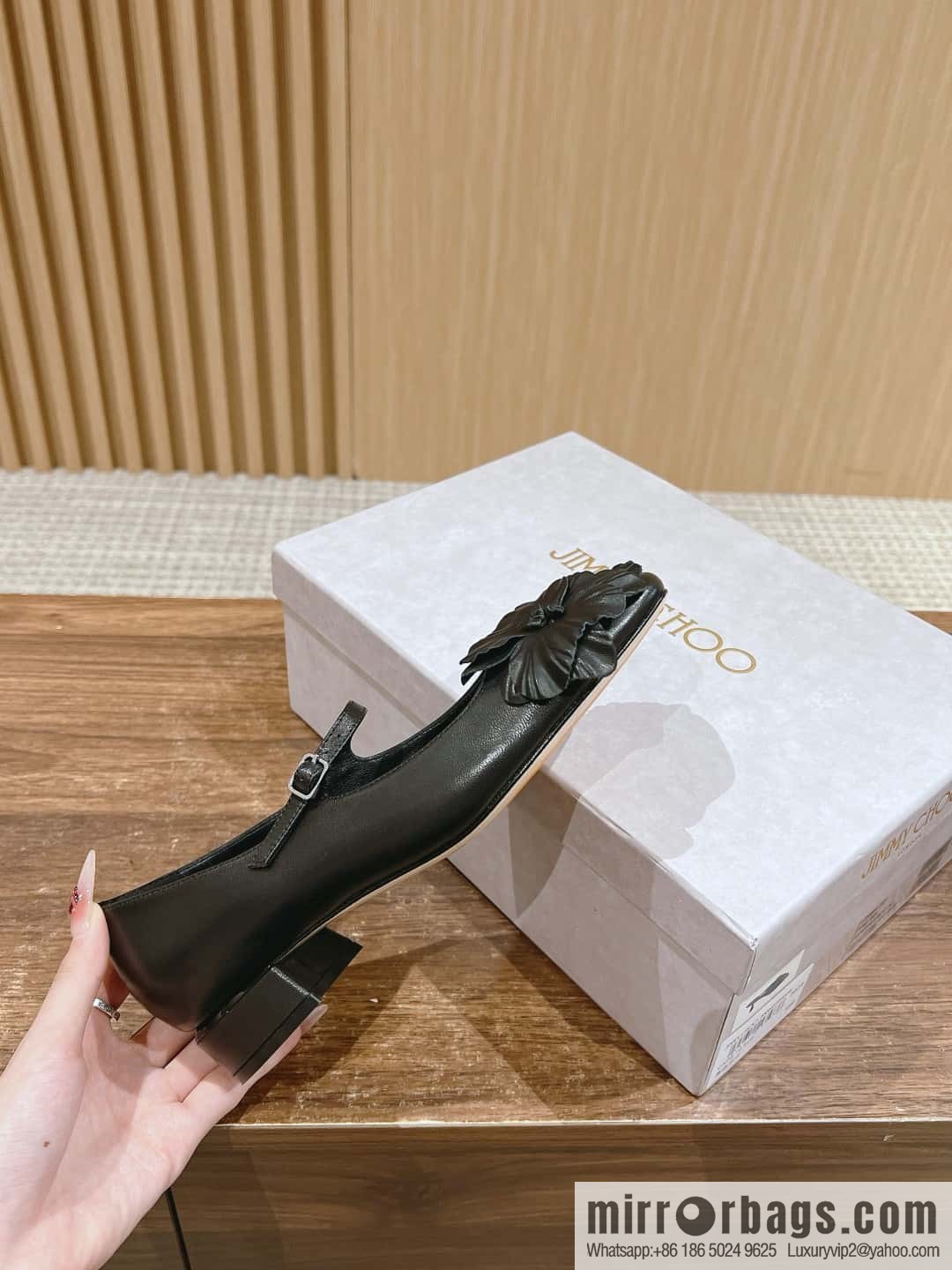 [】𝐉𝐢𝐦𝐦𝐲 𝐂𝐡𝐨𝐨# Zhou Yangjie's new flower Mary Jane shoes