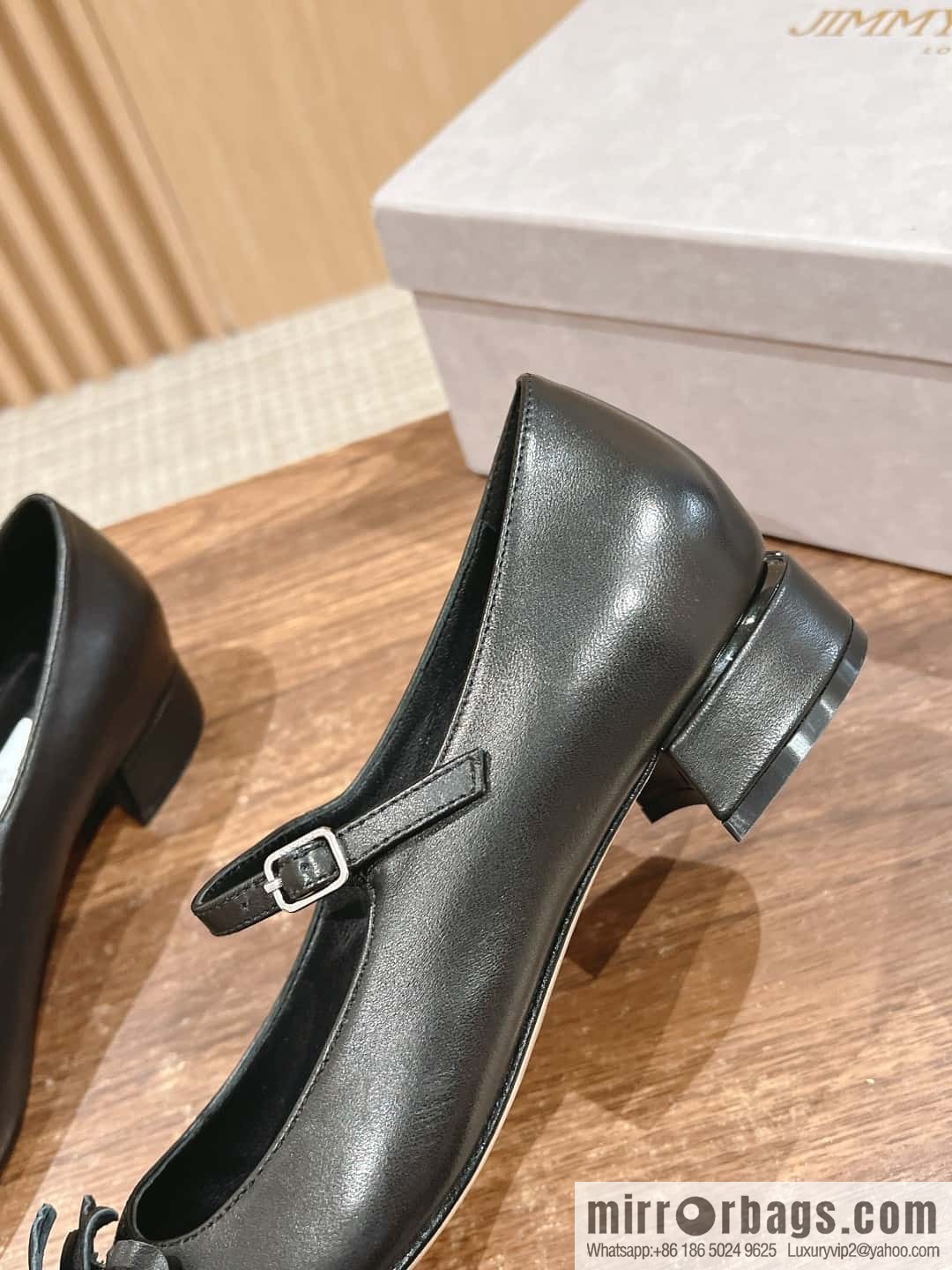 [】𝐉𝐢𝐦𝐦𝐲 𝐂𝐡𝐨𝐨# Zhou Yangjie's new flower Mary Jane shoes