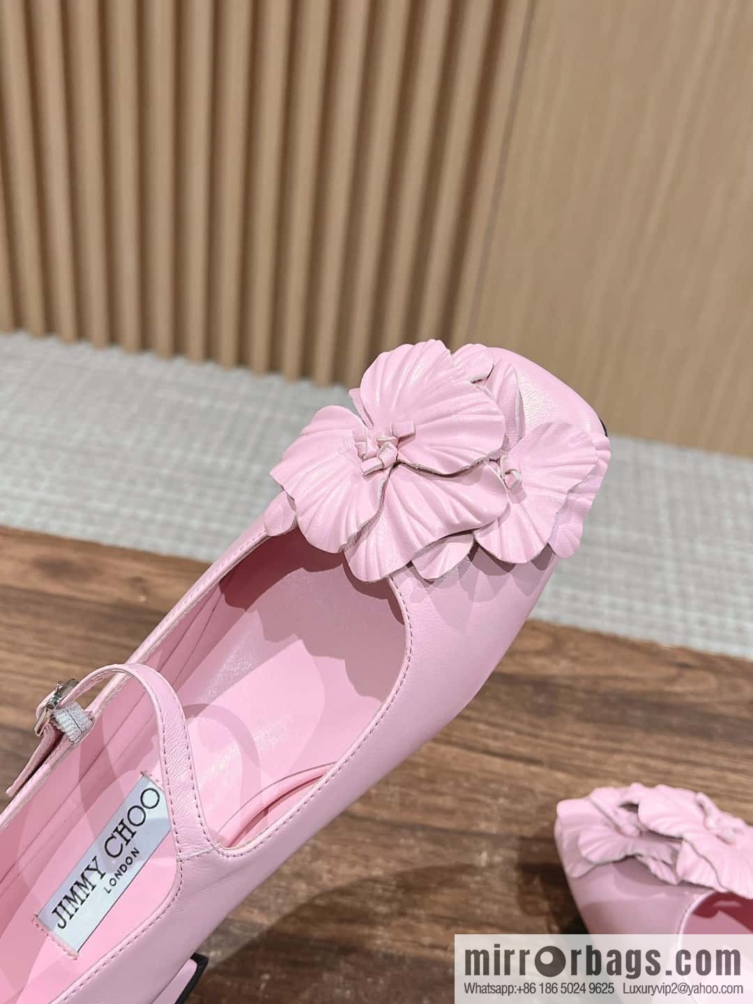 [】𝐉𝐢𝐦𝐦𝐲 𝐂𝐡𝐨𝐨# Zhou Yangjie's new flower Mary Jane shoes