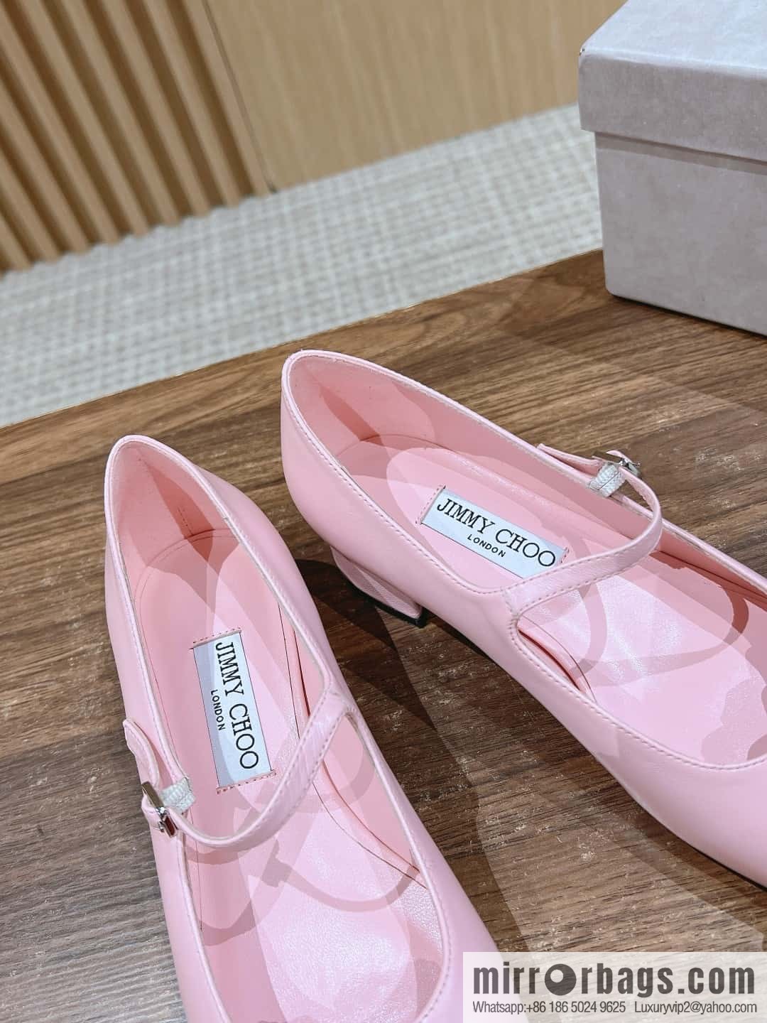 [】𝐉𝐢𝐦𝐦𝐲 𝐂𝐡𝐨𝐨# Zhou Yangjie's new flower Mary Jane shoes
