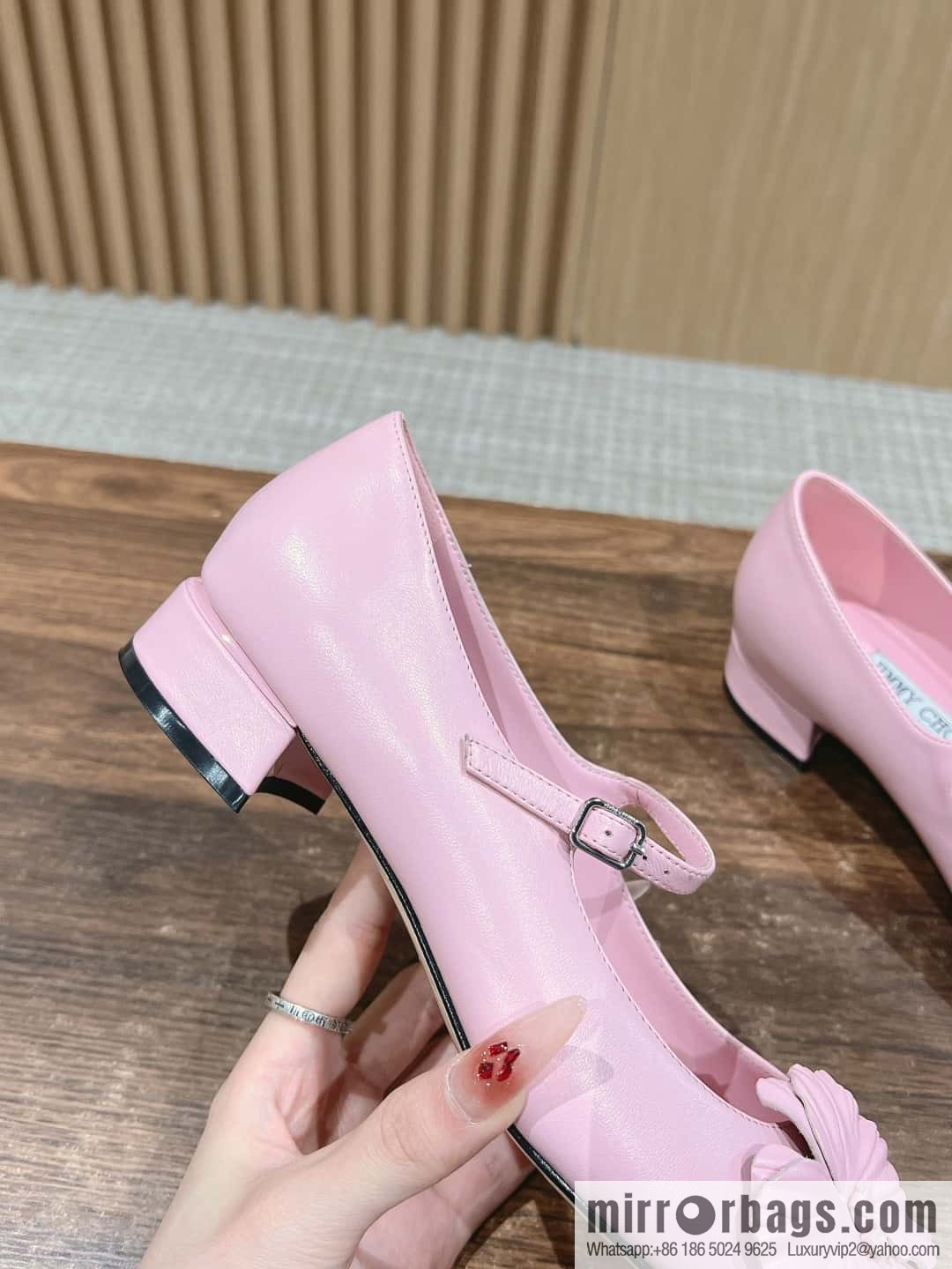 [】𝐉𝐢𝐦𝐦𝐲 𝐂𝐡𝐨𝐨# Zhou Yangjie's new flower Mary Jane shoes