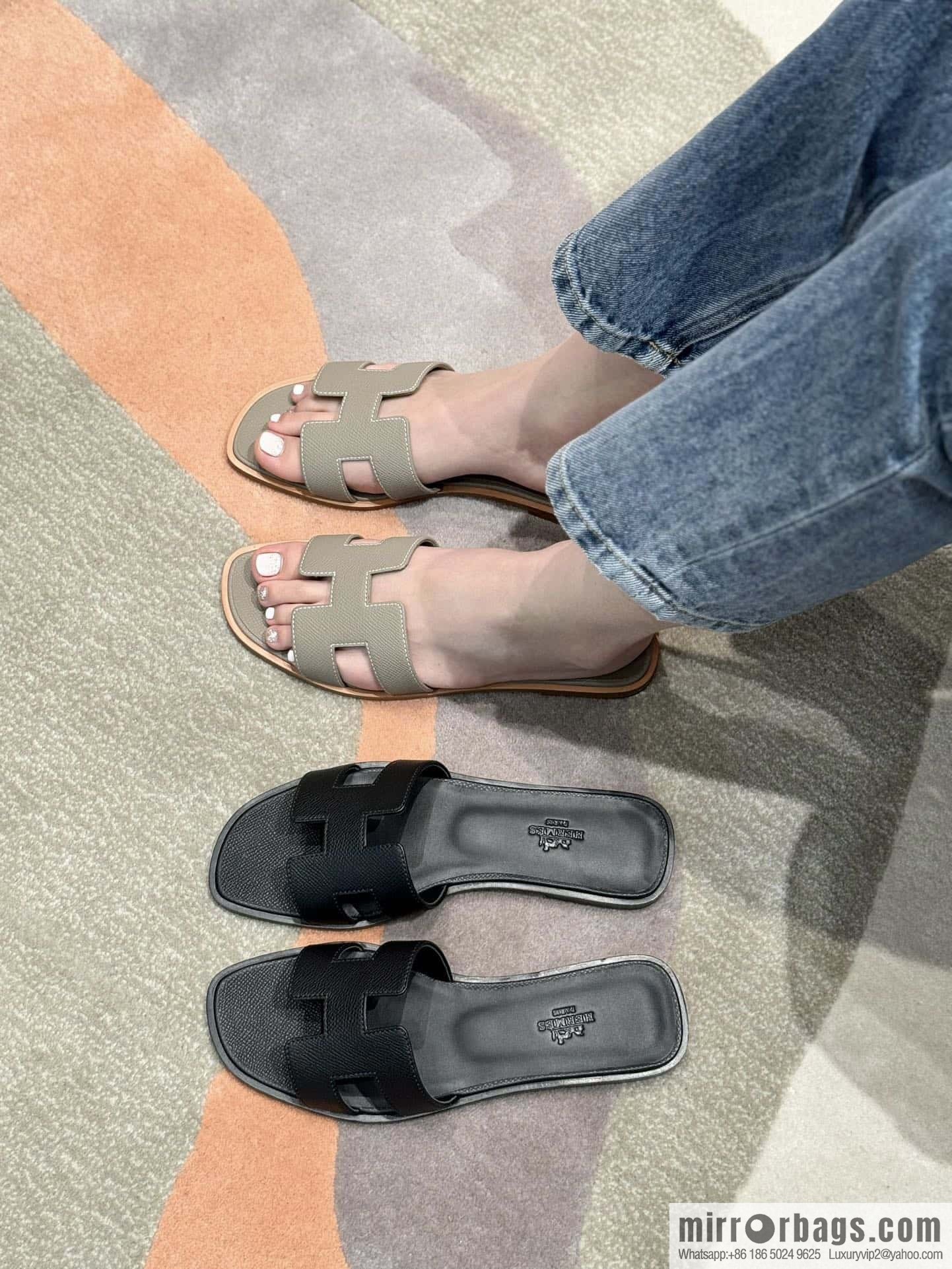 HERMES 181 Oran Slippers M8/Gris Asphalte/Asphalt Grey Epsom/Palmprint