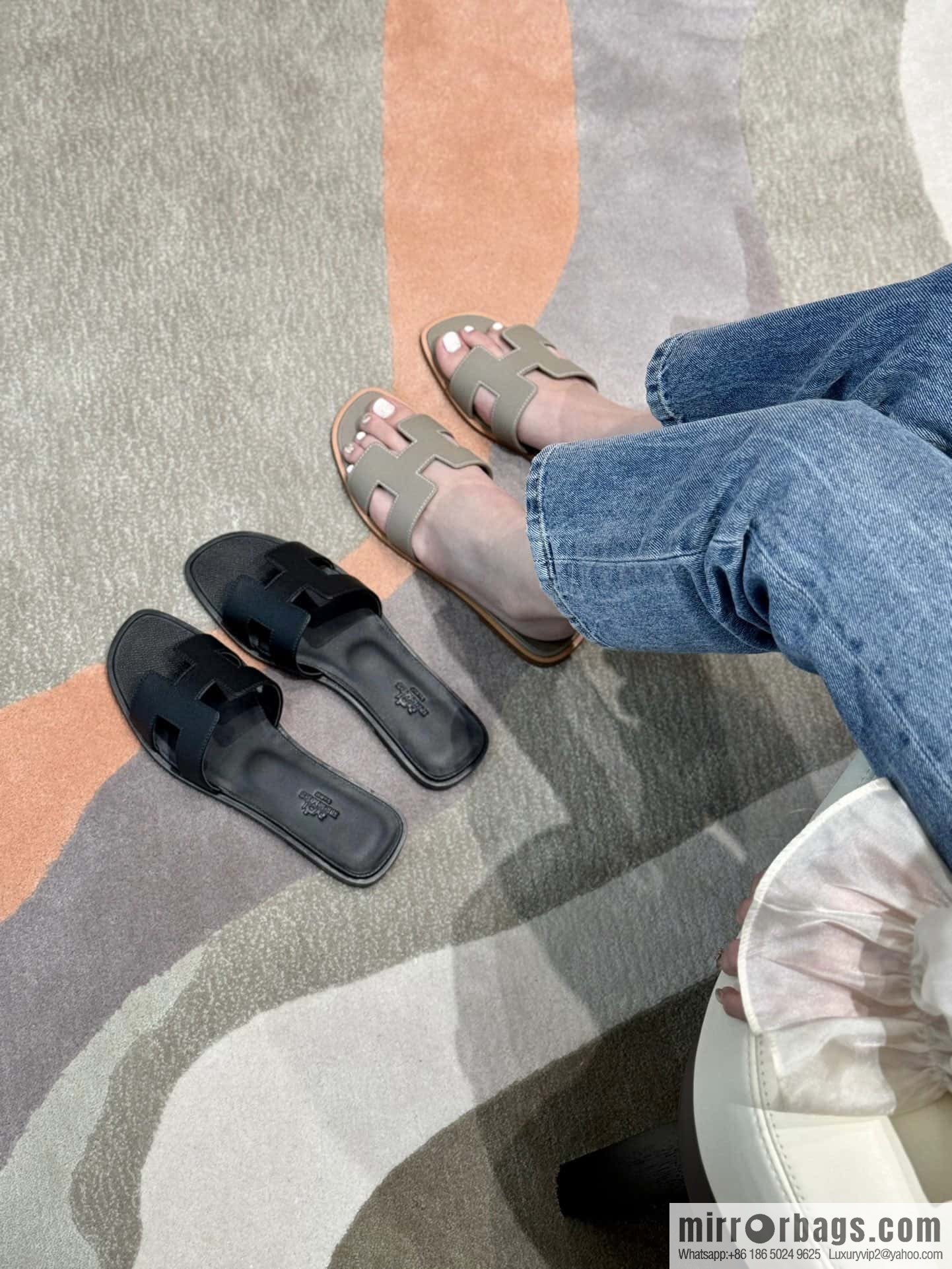 HERMES 181 Oran Slippers M8/Gris Asphalte/Asphalt Grey Epsom/Palmprint