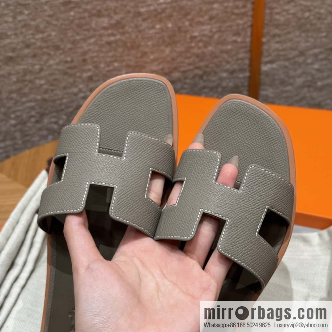 HERMES 181 Oran Slippers M8/Gris Asphalte/Asphalt Grey Epsom/Palmprint