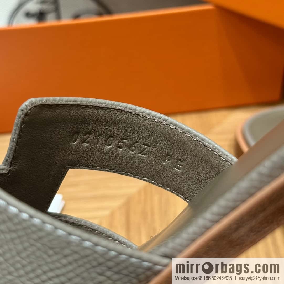 HERMES 181 Oran Slippers M8/Gris Asphalte/Asphalt Grey Epsom/Palmprint