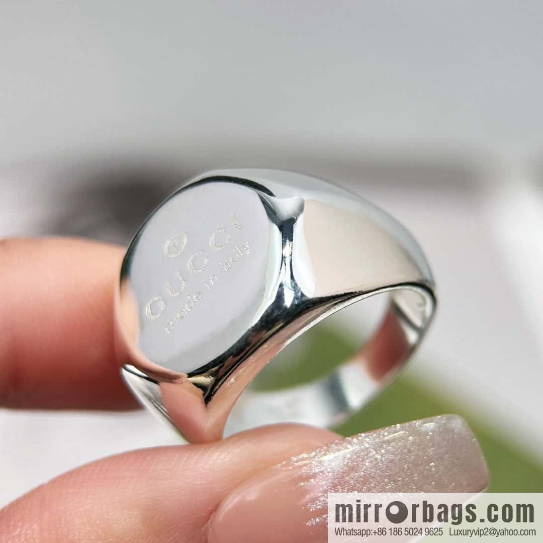 ❗️New ❗️ ☀ new Gucci glossy letter ring