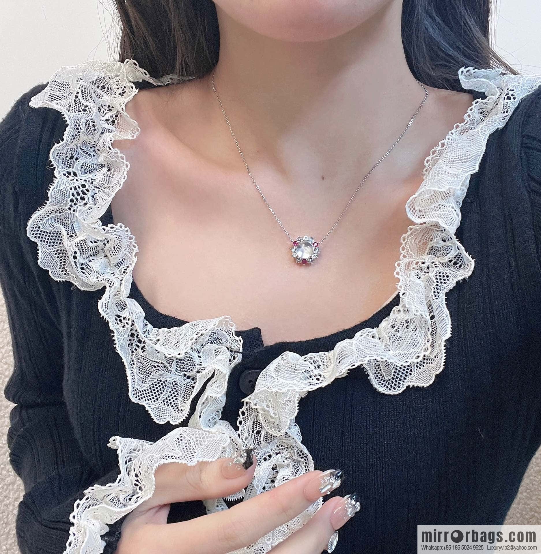 ❗️New ❗️ ☀️ color treasure three red diamond foam jade necklace ☀️