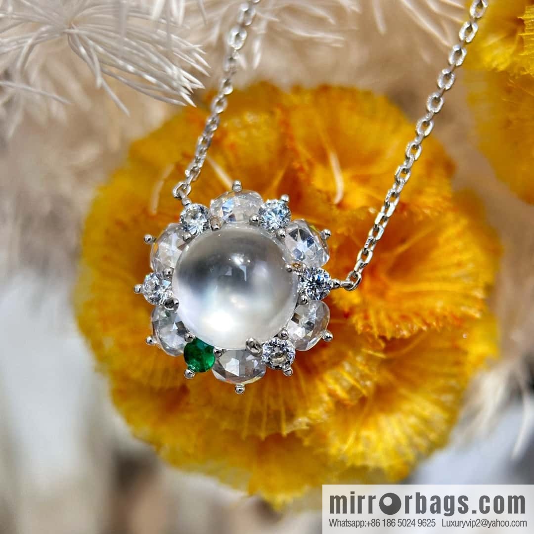 ❗️New ❗️ ☀️ color treasure three red diamond foam jade necklace ☀️