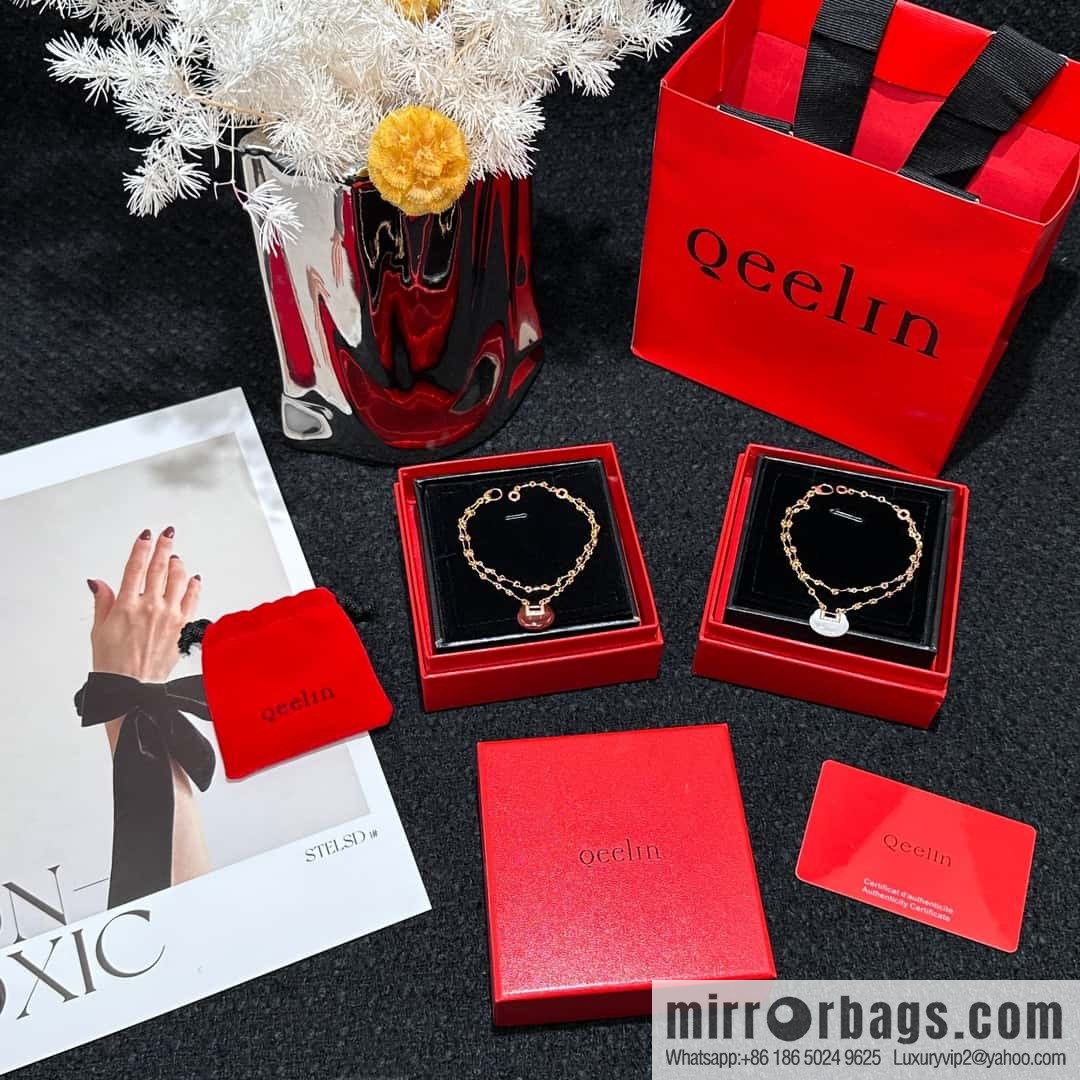 ❗️New ❗️ ☀️ Original ☀️ Qeelin Kirin Petite Wulu Red Agate White Fritillary Ruyi Safety Lock Bracelet ☀️