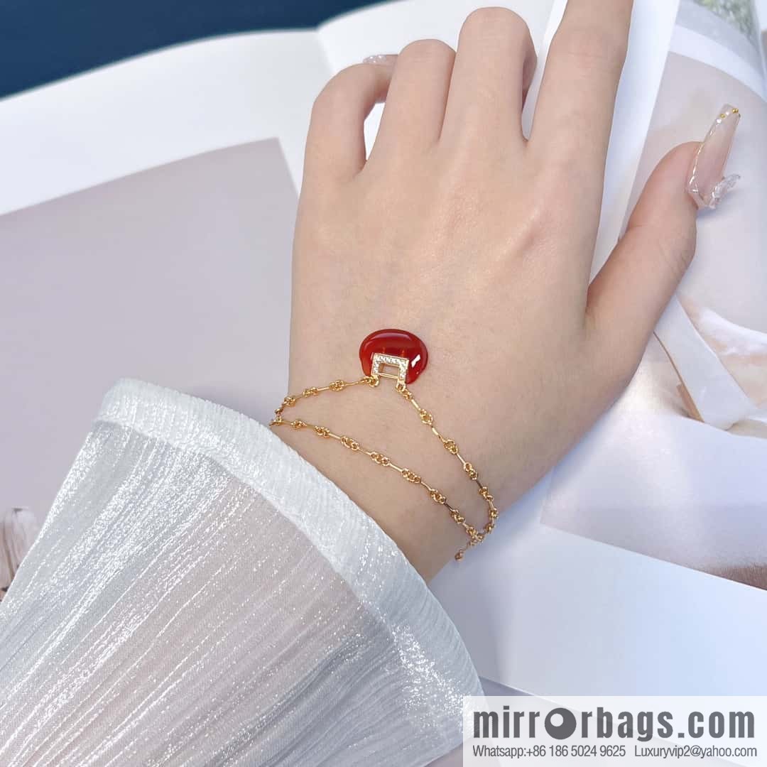 ❗️New ❗️ ☀️ Original ☀️ Qeelin Kirin Petite Wulu Red Agate White Fritillary Ruyi Safety Lock Bracelet ☀️