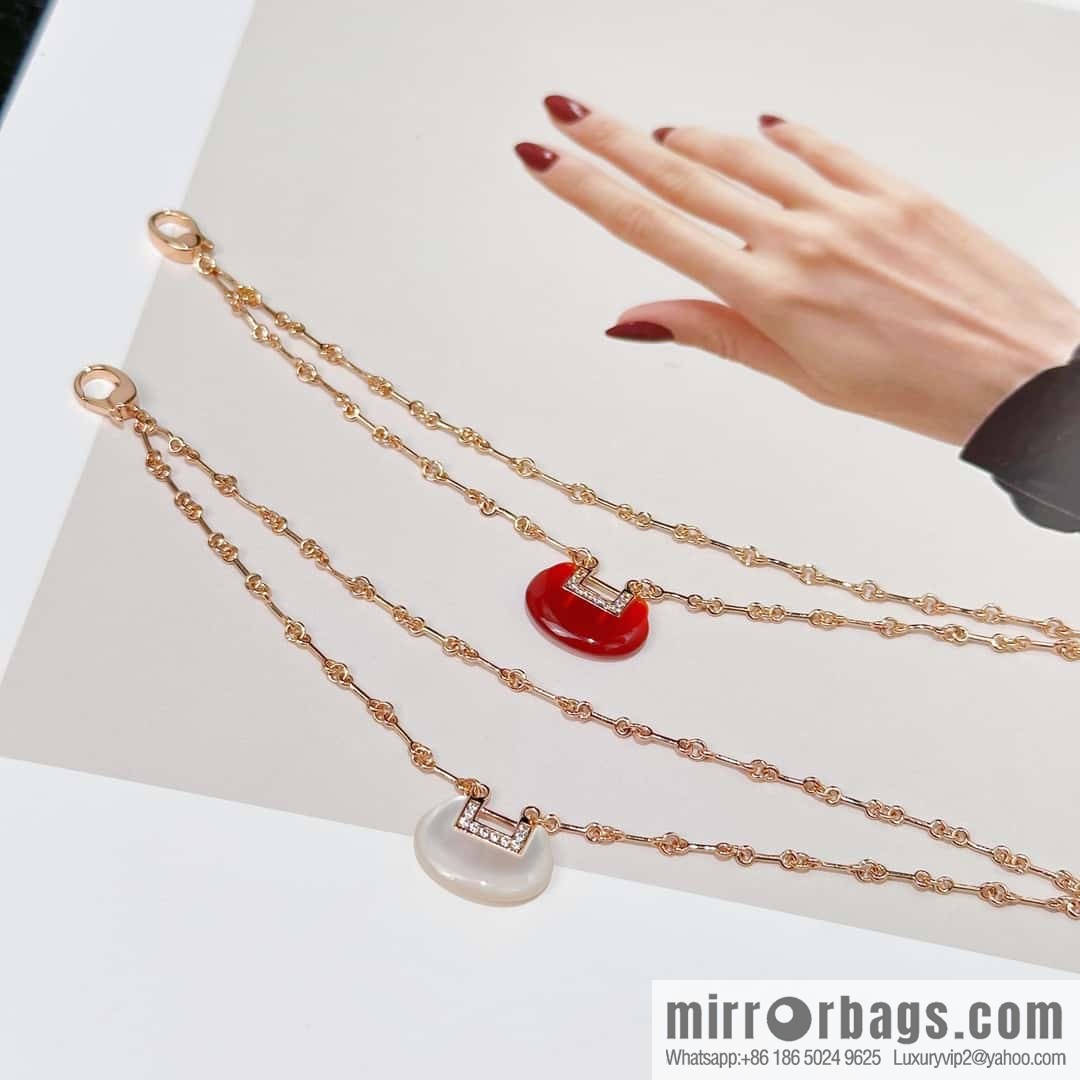 ❗️New ❗️ ☀️ Original ☀️ Qeelin Kirin Petite Wulu Red Agate White Fritillary Ruyi Safety Lock Bracelet ☀️