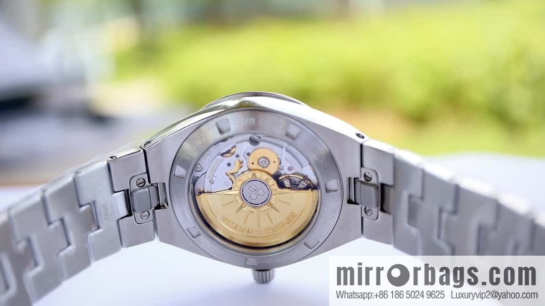 VC Vacheron Constantin's new Overseas vertical and horizontal series [Model] 4600V/4605v-200R/ACAL.1088/1 self-winding integrated movement