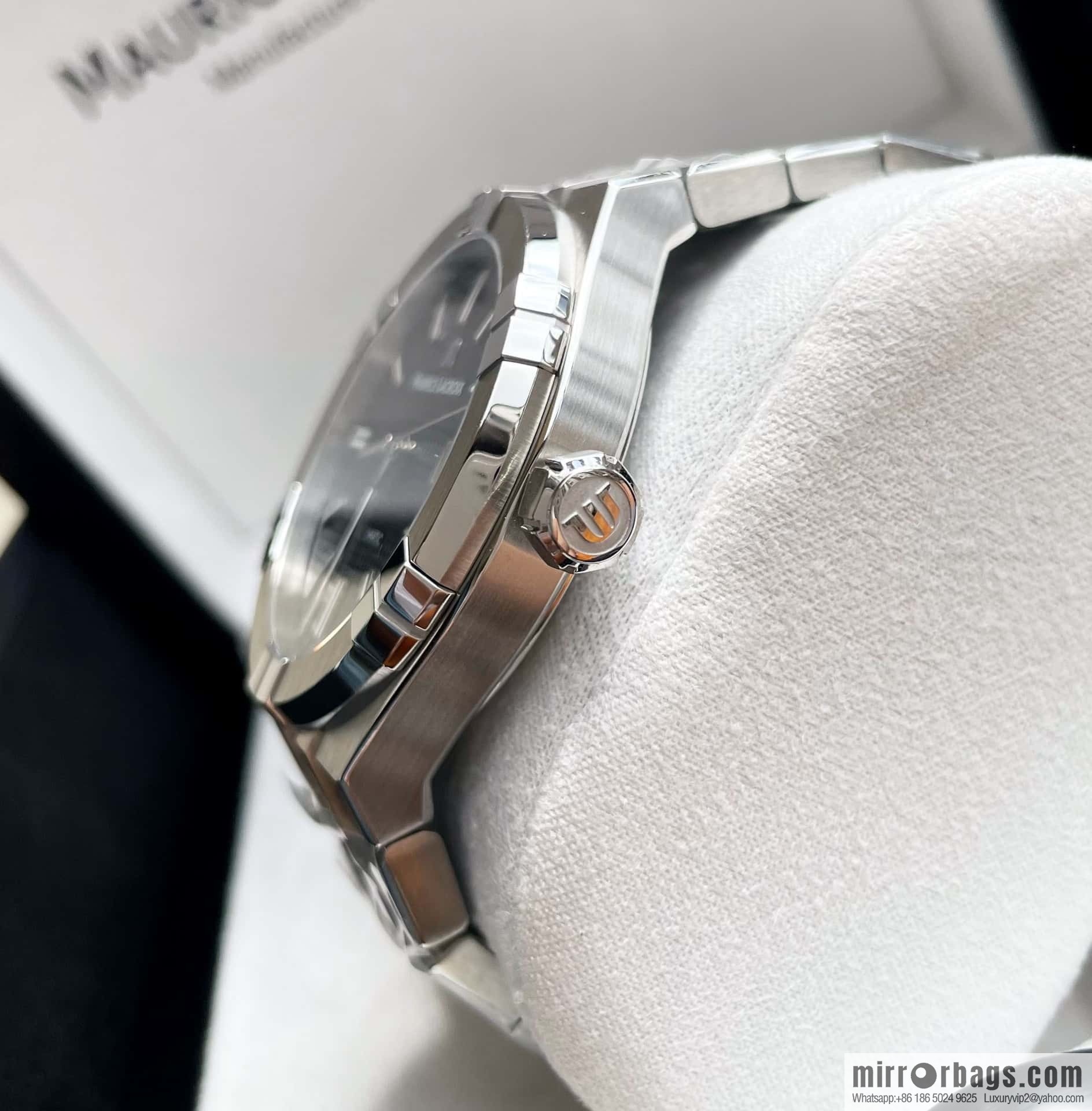Amy 3 Nautilus, Royal Oak, Across the World Amy AIKON Men's Watch