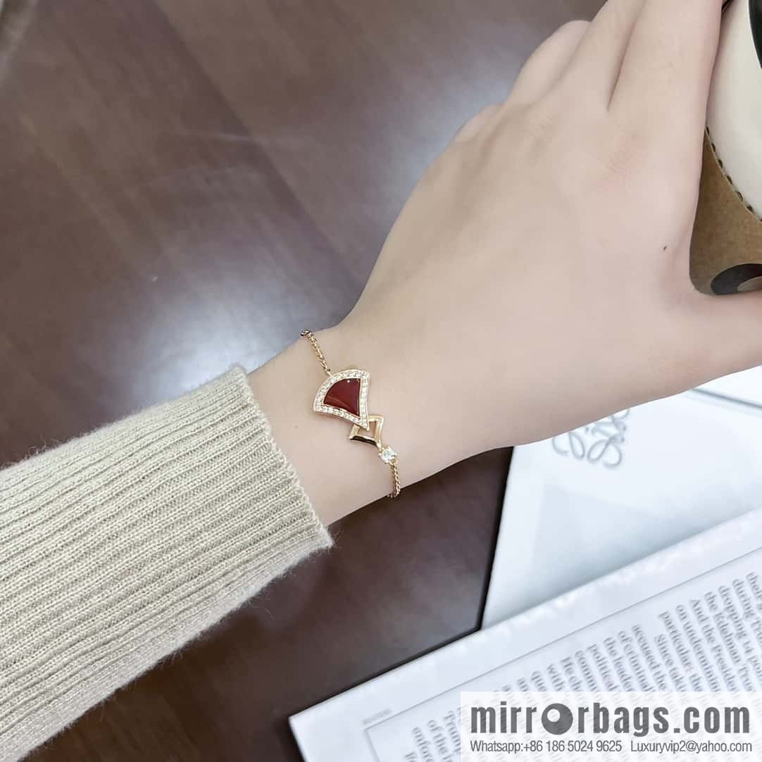 ❗️New ❗️ ☀️☀ BVLGARI DIVAS'DREAM Chalcedony Fan Bracelet with Diamonds ☀️