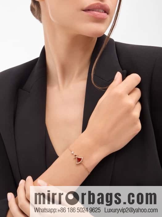 ❗️New ❗️ ☀️☀ BVLGARI DIVAS'DREAM Chalcedony Fan Bracelet with Diamonds ☀️
