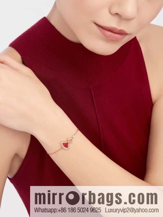 ❗️New ❗️ ☀️☀ BVLGARI DIVAS'DREAM Chalcedony Fan Bracelet with Diamonds ☀️