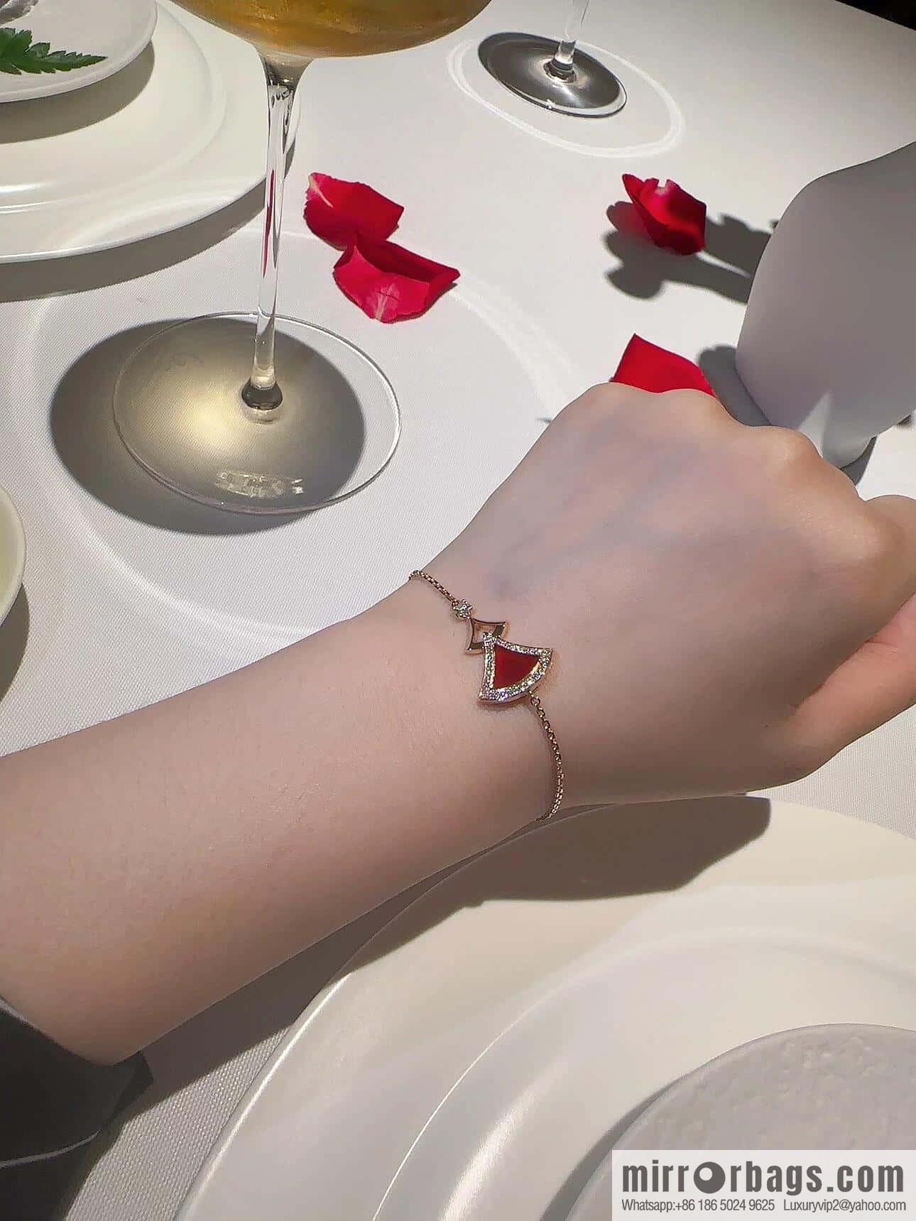 ❗️New ❗️ ☀️☀ BVLGARI DIVAS'DREAM Chalcedony Fan Bracelet with Diamonds ☀️