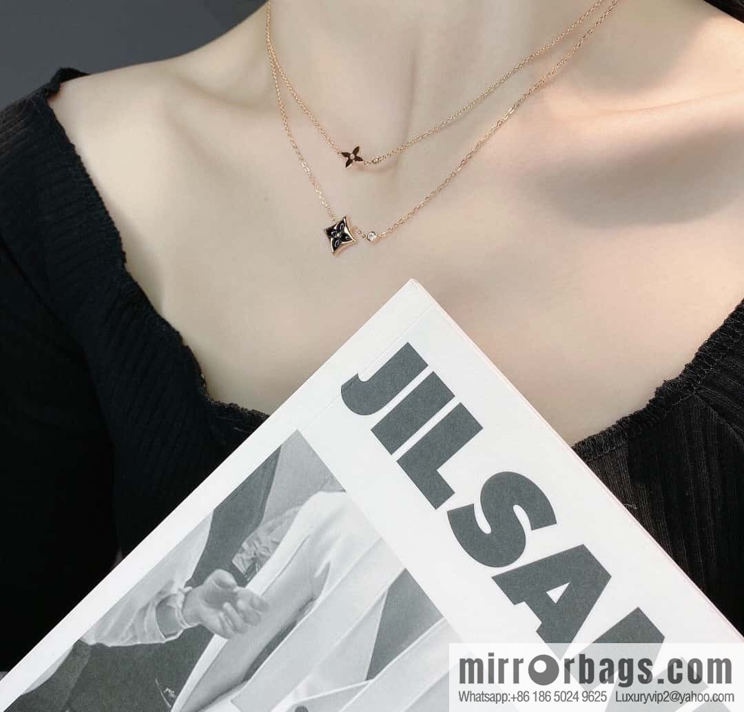 ❗️New ❗️ ☀ Original ☀ Louis Vuitton Louis Vuitton rhombus gray shell necklace ☀