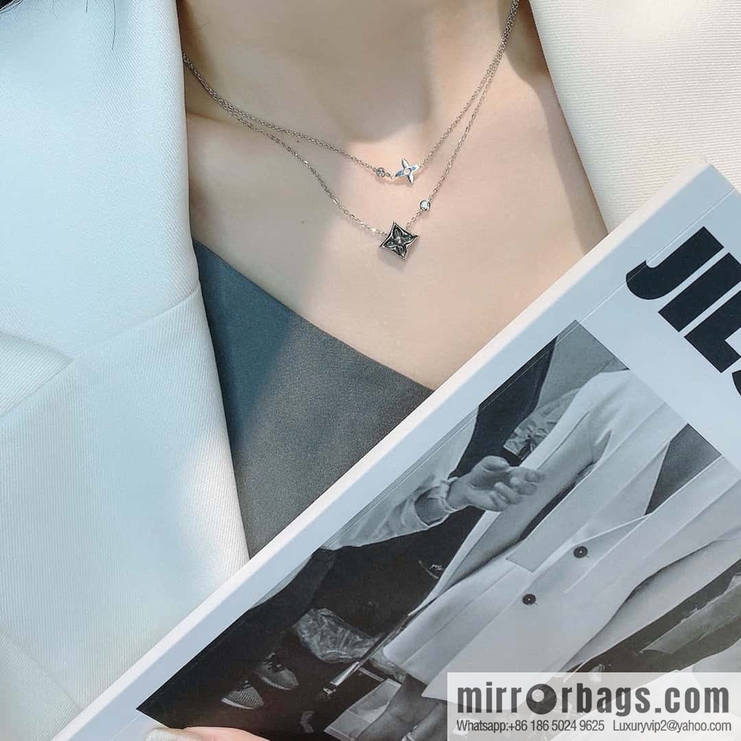 ❗️New ❗️ ☀ Original ☀ Louis Vuitton Louis Vuitton rhombus gray shell necklace ☀