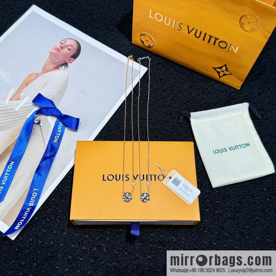❗️New ❗️ ☀ Original ☀ Louis Vuitton Louis Vuitton rhombus gray shell necklace ☀