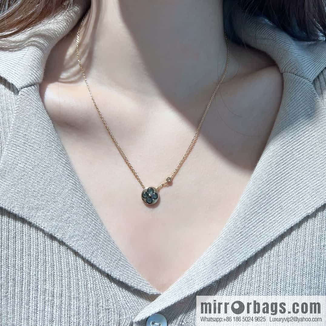 ❗️New ❗️ ☀ Original ☀ Louis Vuitton Louis Vuitton rhombus gray shell necklace ☀