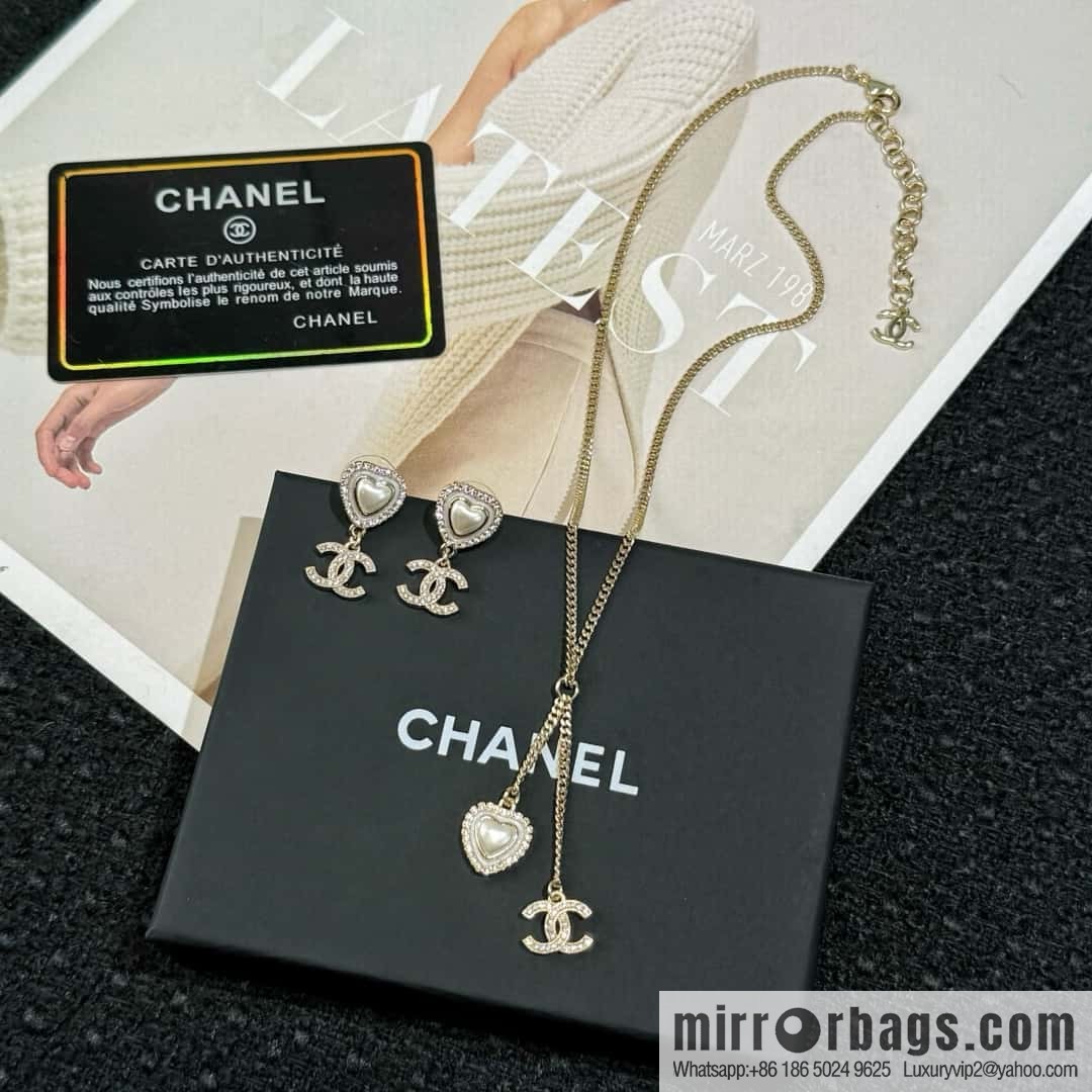 New ☑️ CHANEL double C peach heart love pearl necklace