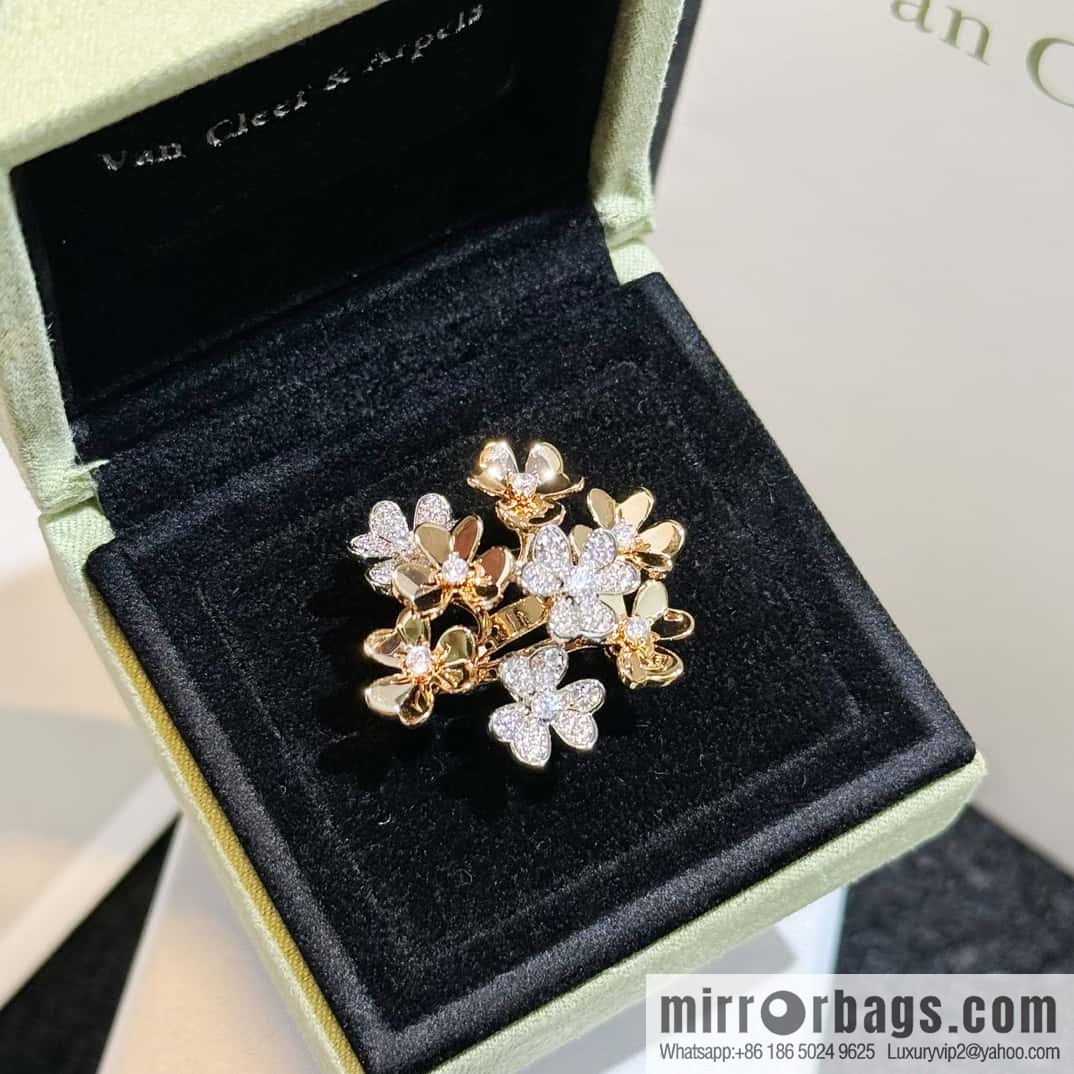 ❗️New ❗️ ☀️ Original ☀️ Van Cleef & Arpels Frivole Ring 8 Clover Ring ☀️