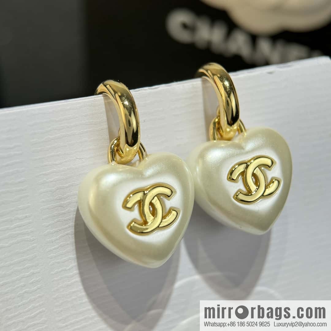 ❗️New ❗️☀️ new ☑️ chanel c2 double c peach heart love stud earrings ☀️